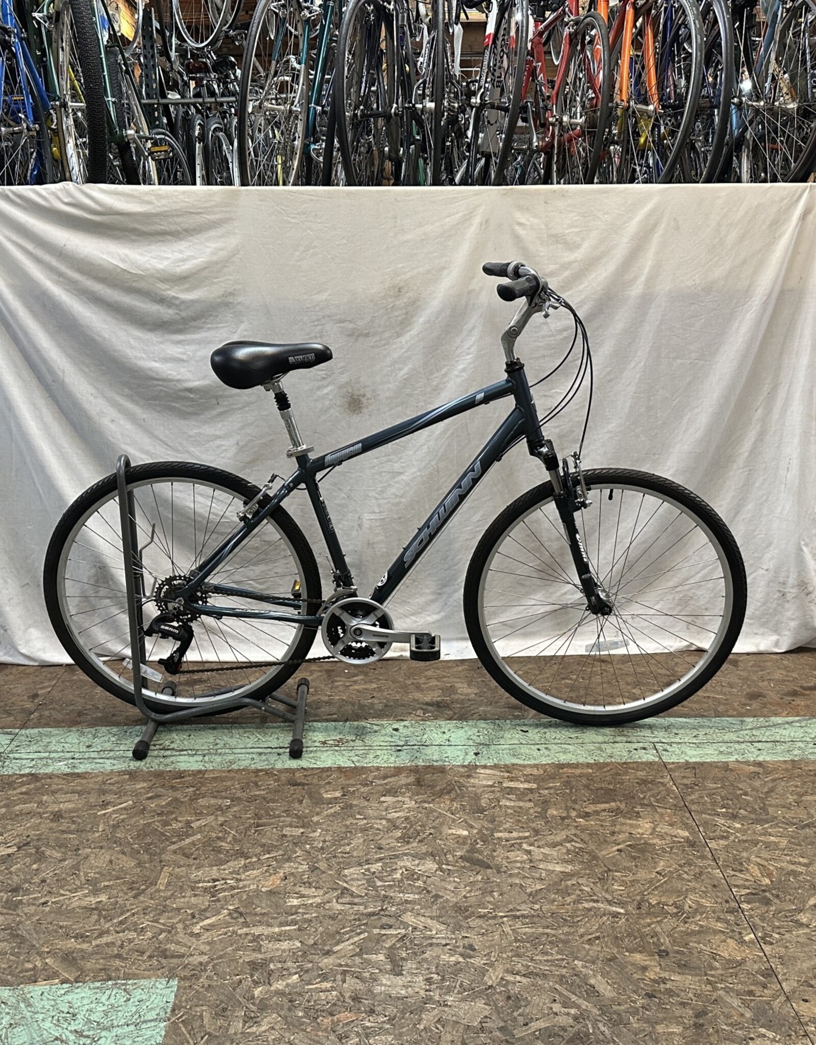 17.5"  Schwinn Voyager (819U C4L)