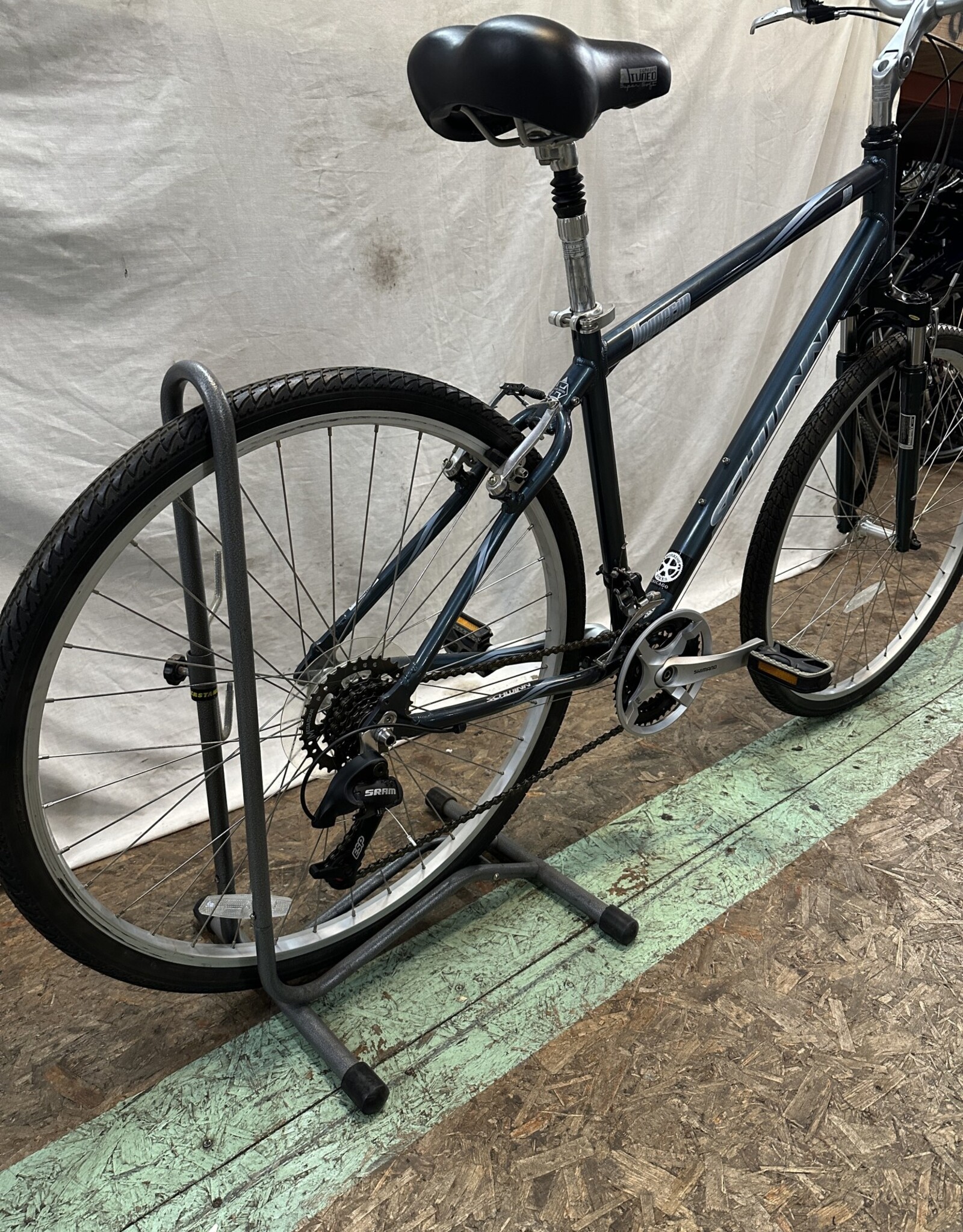 17.5"  Schwinn Voyager (819U C4L)