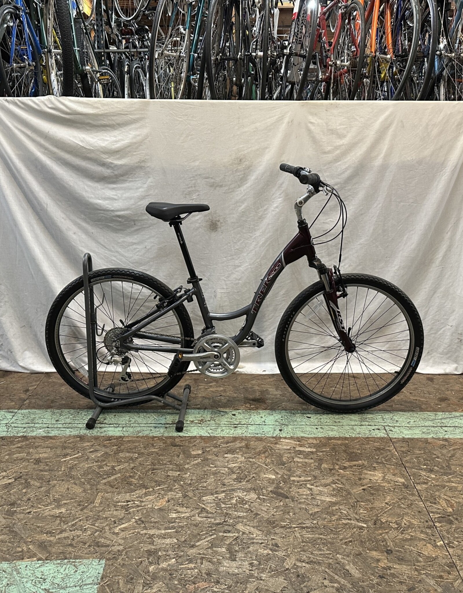 14.5"  Trek Navigator 200 (274A C4L)