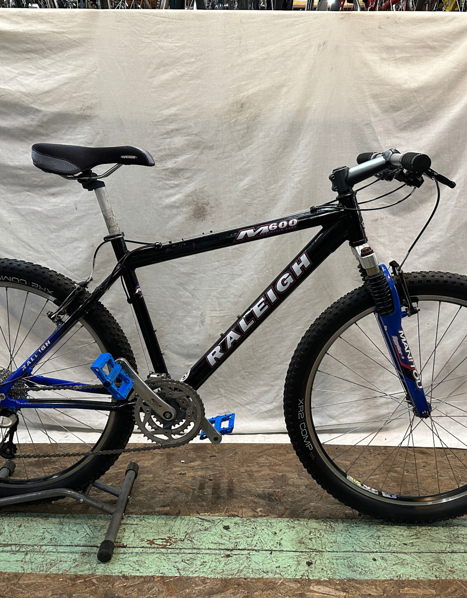 Raleigh 18" Raleigh M600 (0490 B2L)