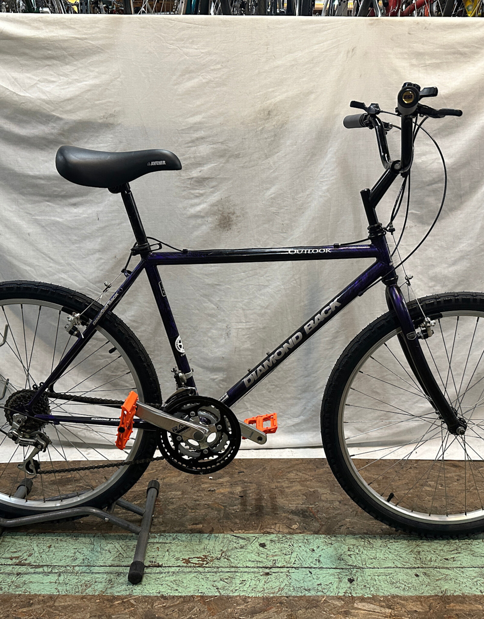 Diamondback 19"  Diamondback Outlook (5207 B2L)