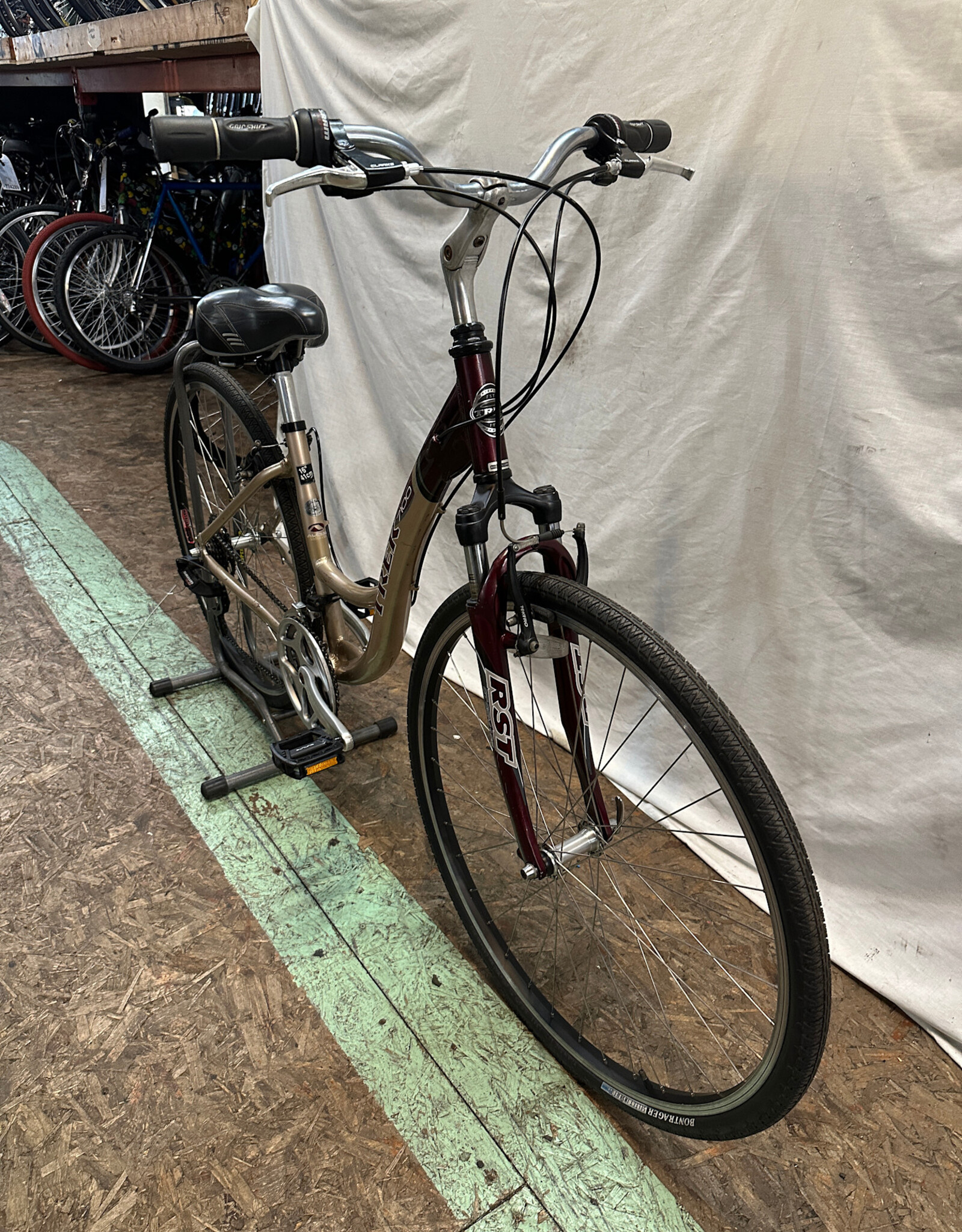16"  Trek 7100 MultiTrack (3267 I3L)