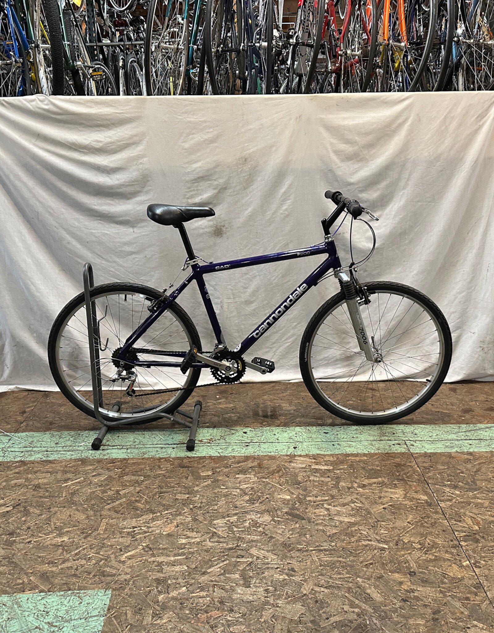 Cannondale 18"  Cannondale F200 (5N18 I3L)