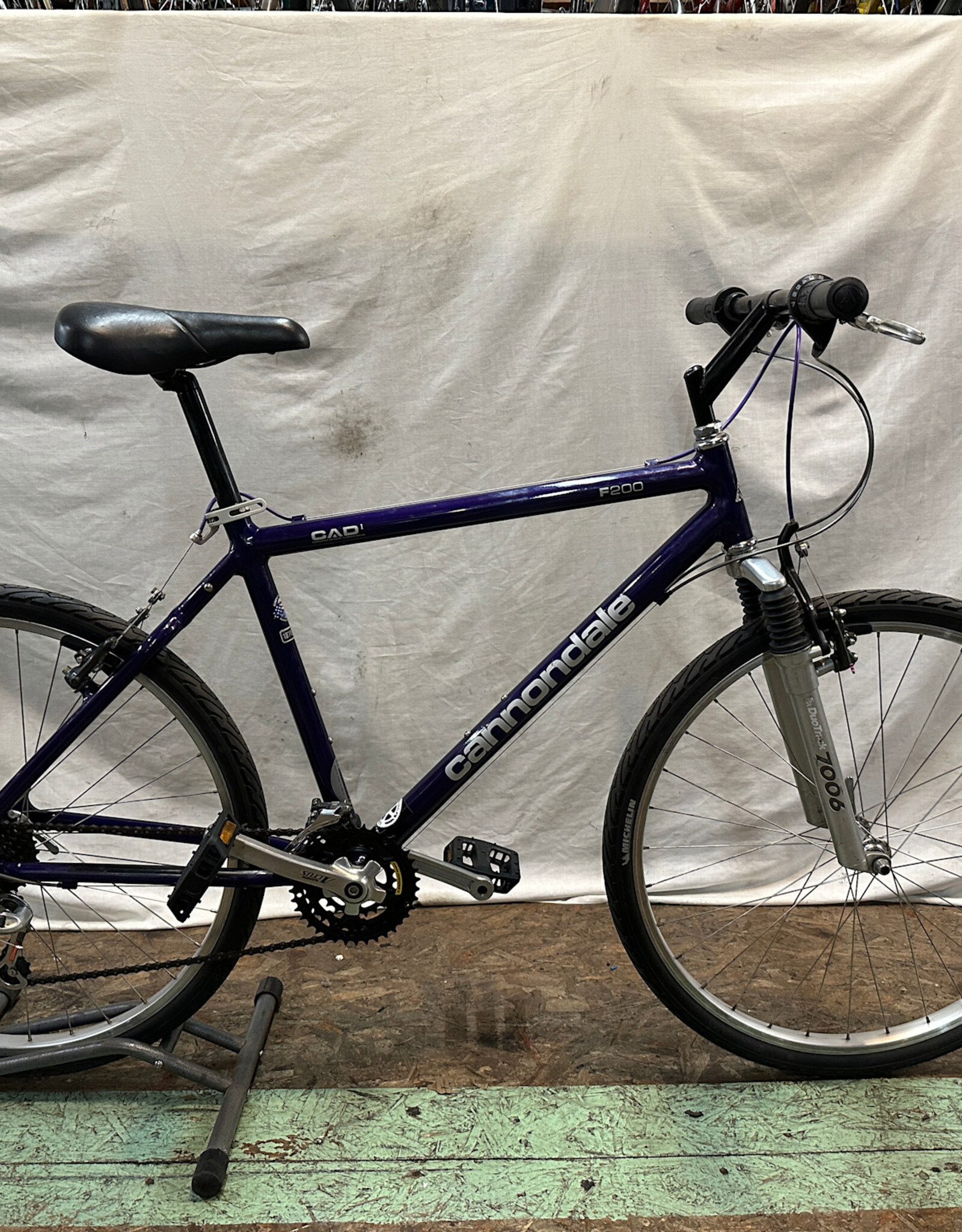 Cannondale 18"  Cannondale F200 (5N18 I3L)