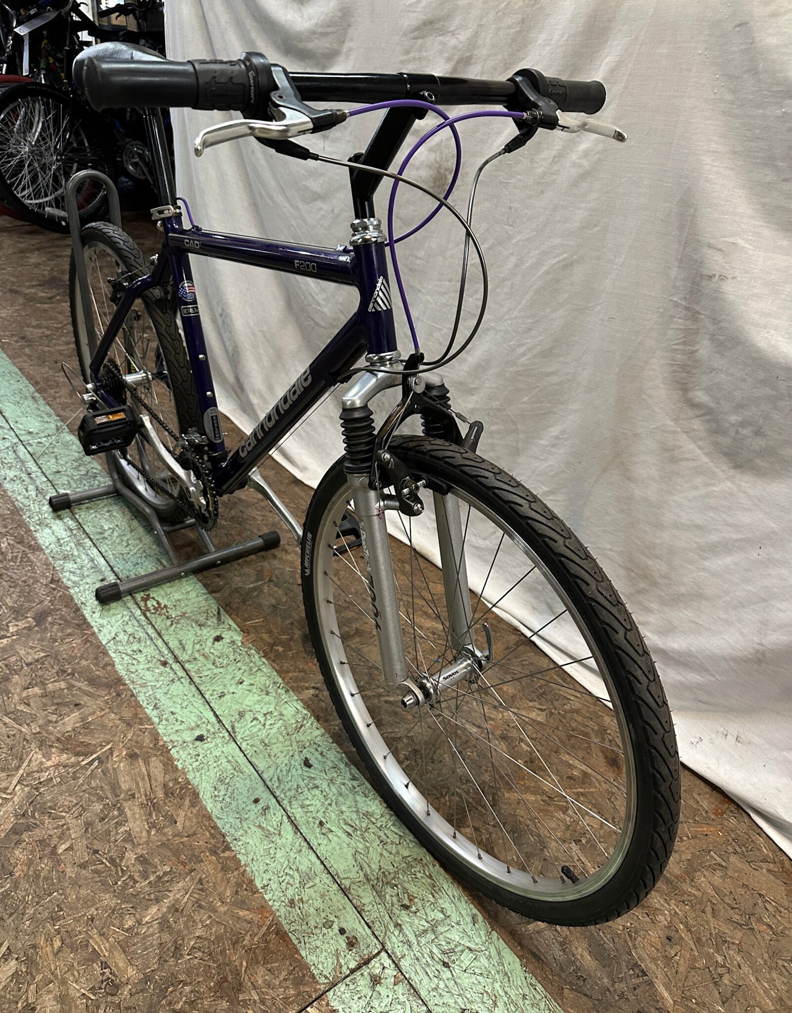 Cannondale 18"  Cannondale F200 (5N18 I3L)