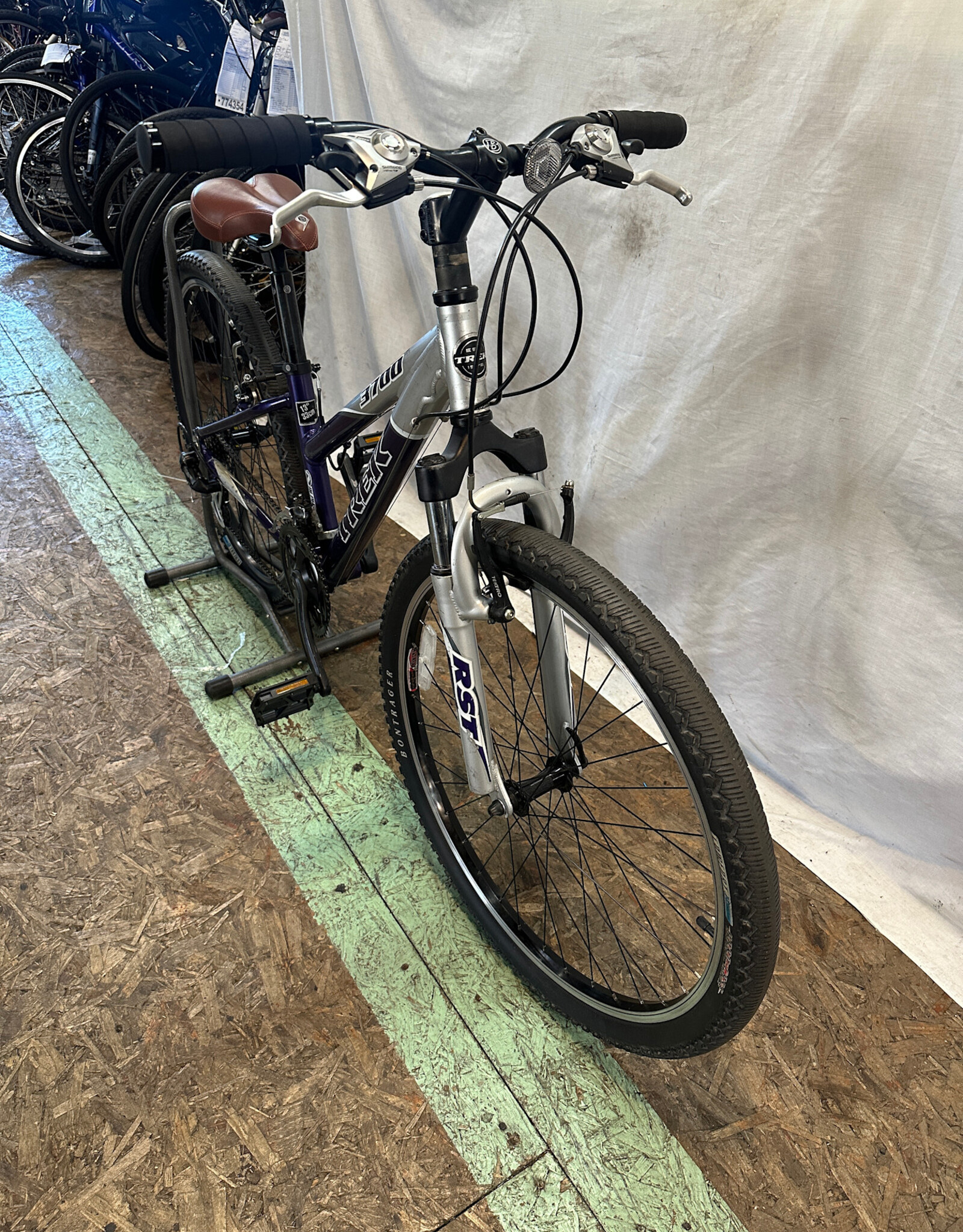 13" Trek 3700 (189A B3L)