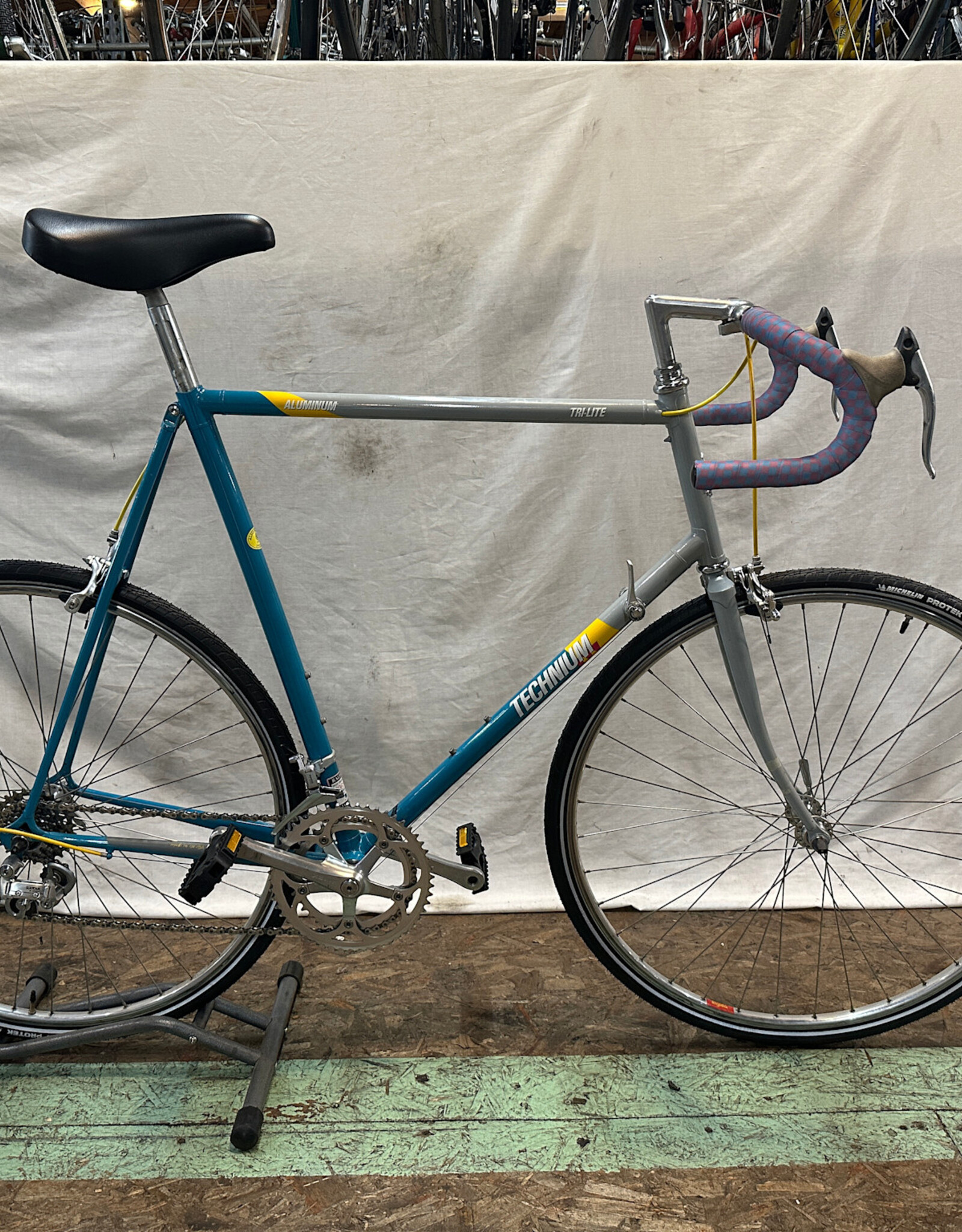 63cm Raleigh Technium Tri-Lite (0194 E1L)