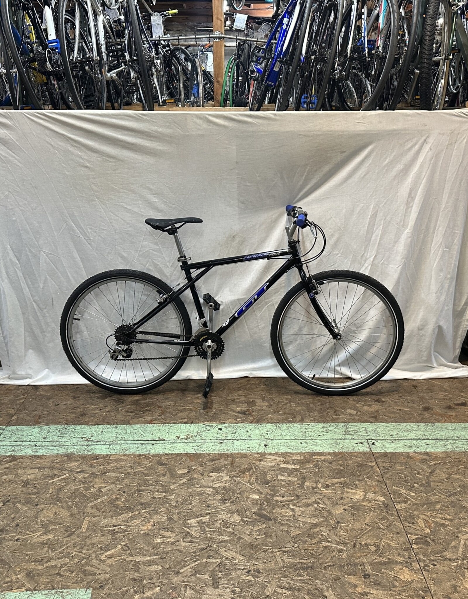 17"  GT Outpost Trail (9507 C5U)