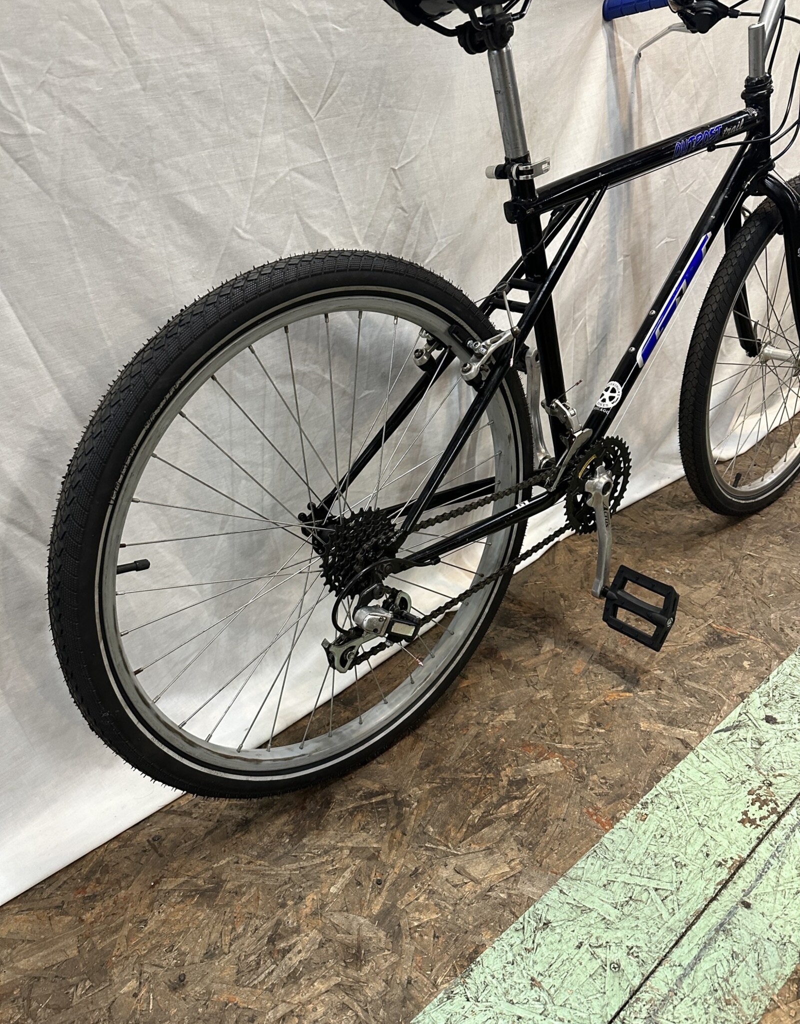 17"  GT Outpost Trail (9507 C5U)