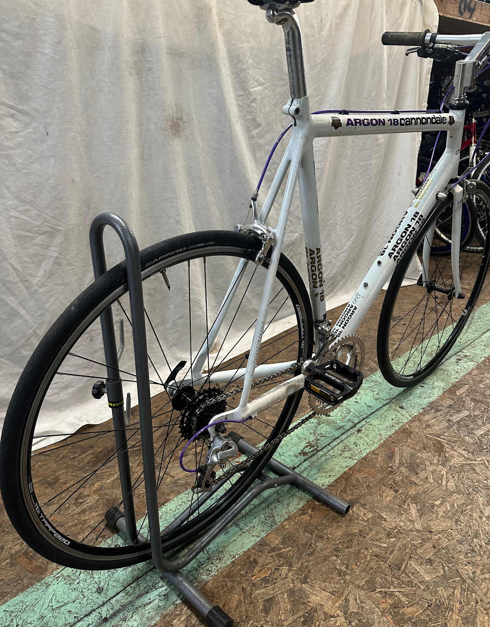 Cannondale 57cm Cannondale Road bike (9136 K2U)