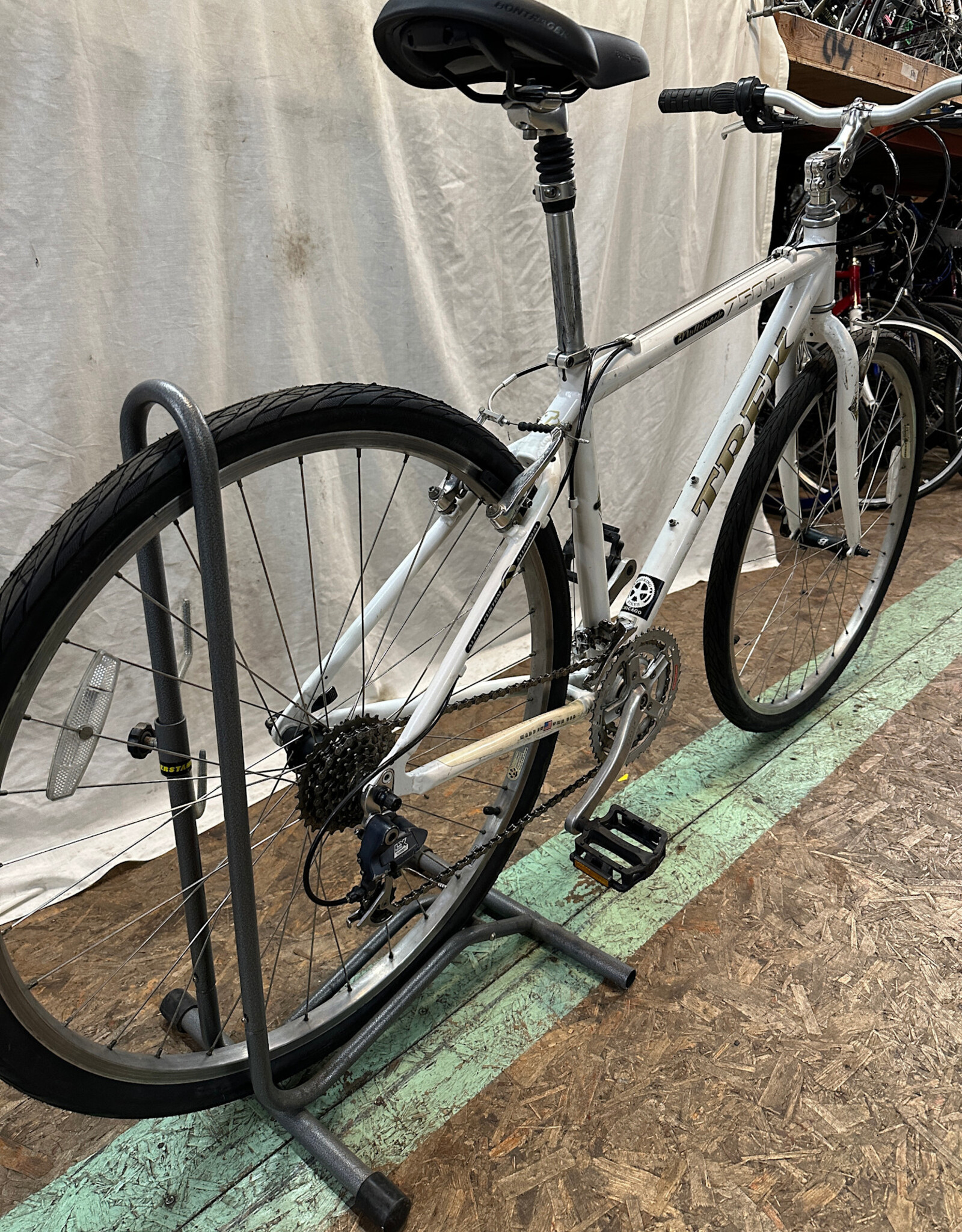 17.5" Trek 2500 Multitrack (889R K2U)