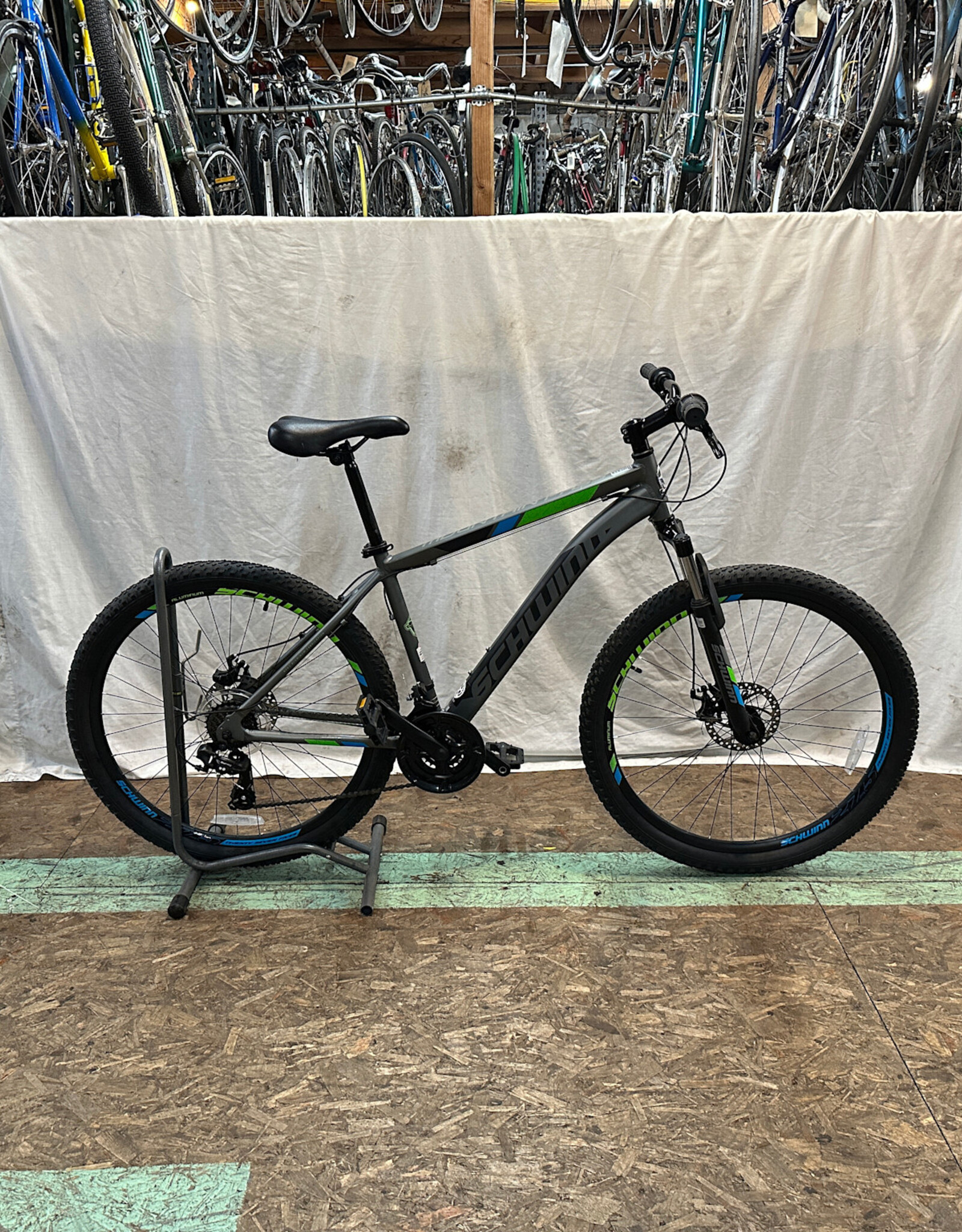 18" Schwinn Mountain Pass (3224 C4U)