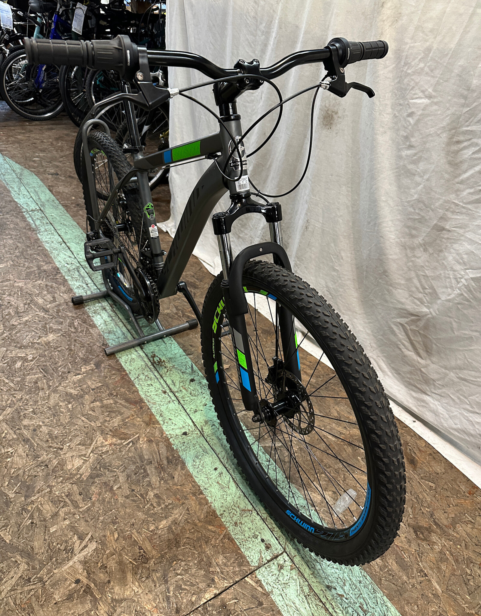 18" Schwinn Mountain Pass (3224 C4U)