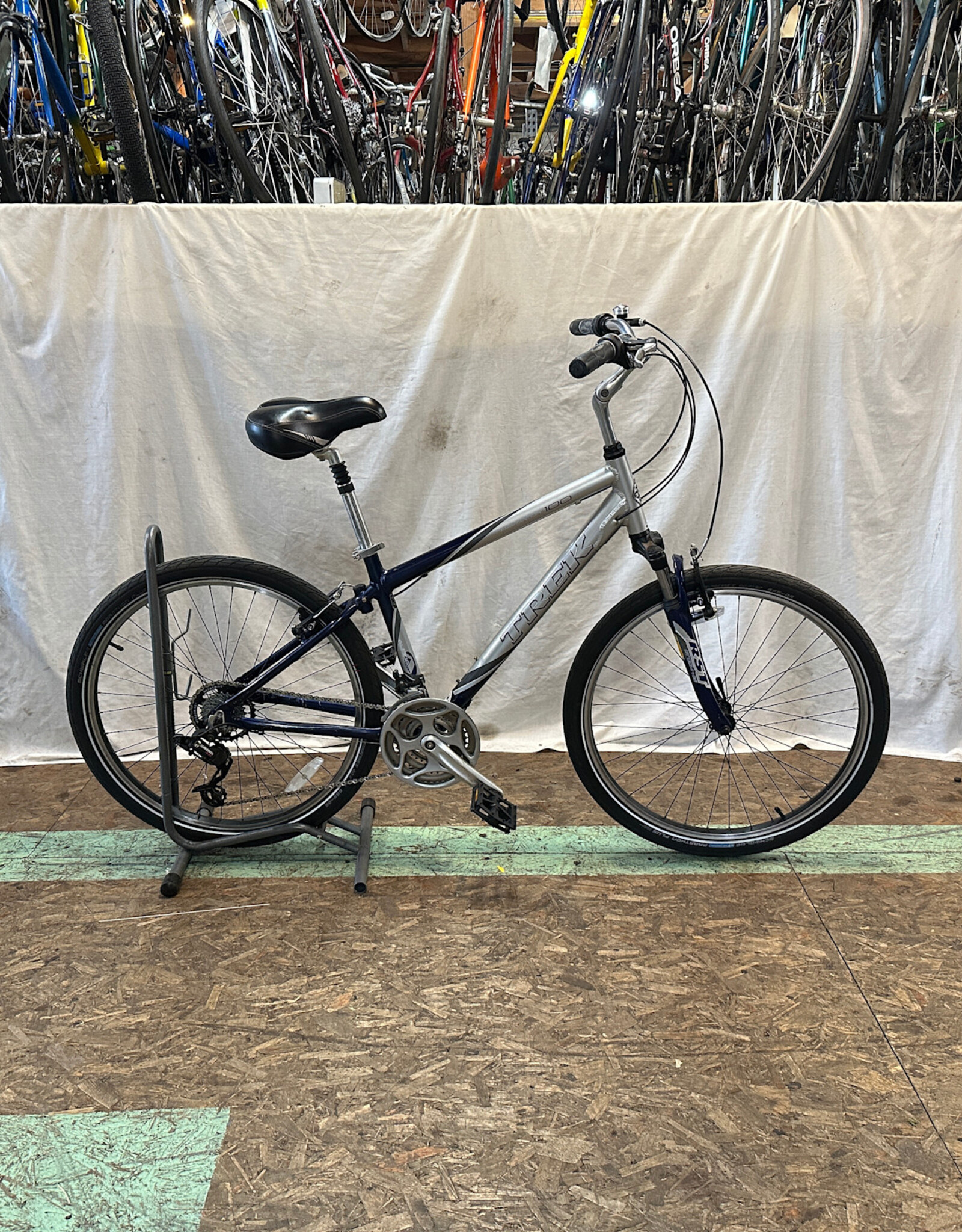 16.5" Trek Navigator 100 (0092 B2U)