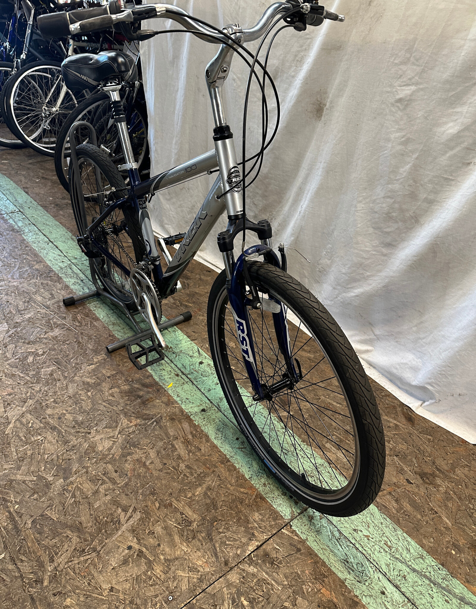 16.5" Trek Navigator 100 (0092 B2U)