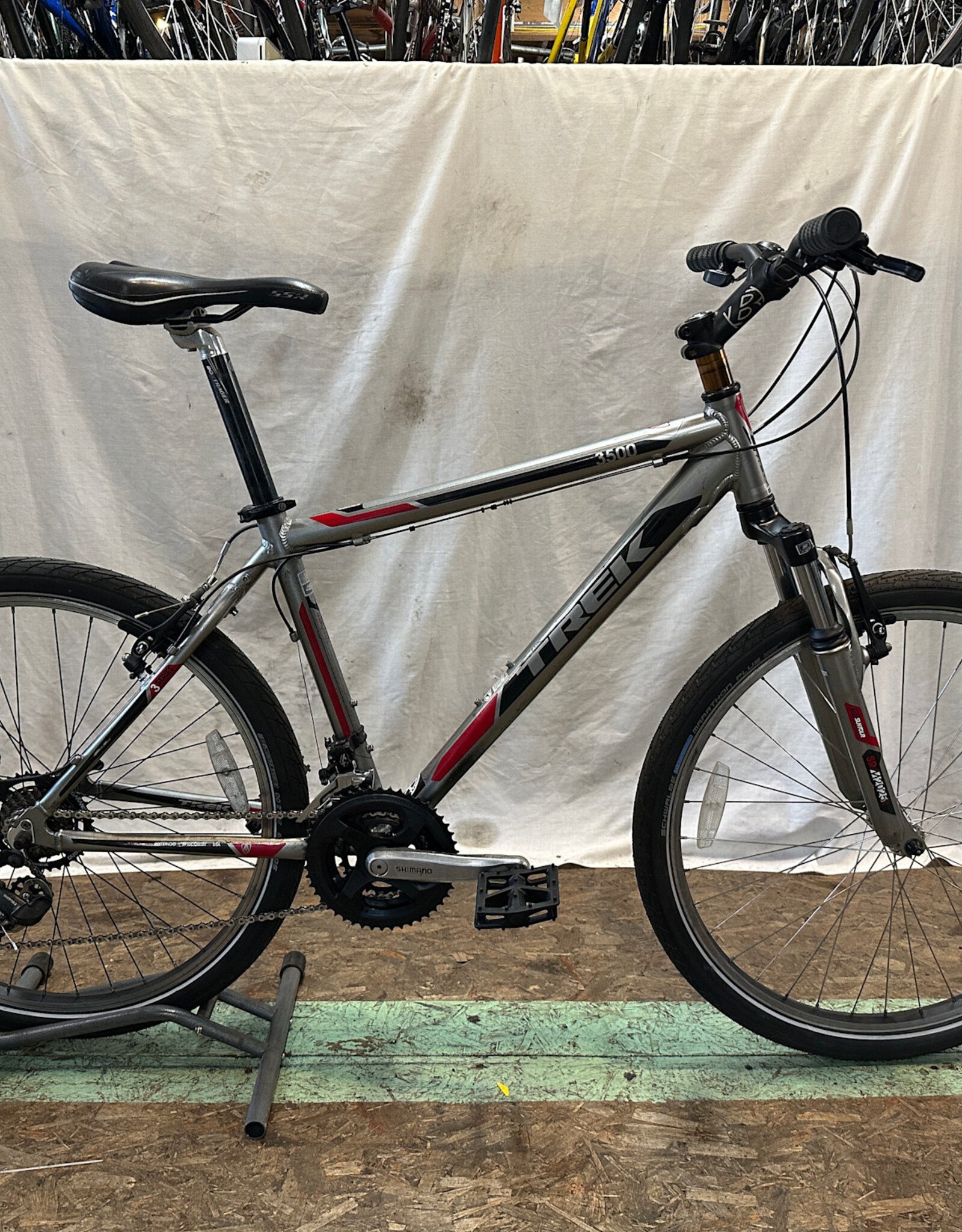 18" Trek 3500 (224G B2U)