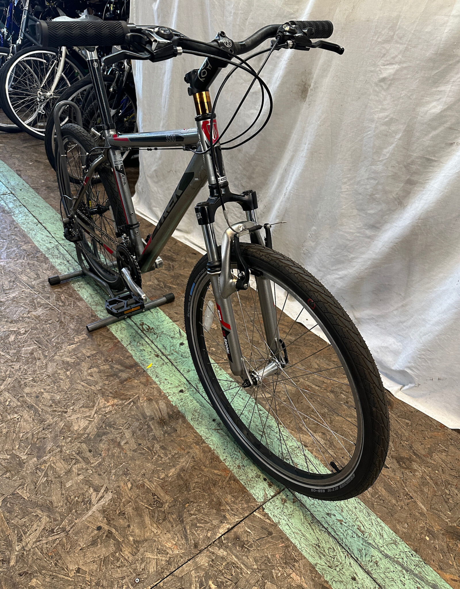 18" Trek 3500 (224G B2U)