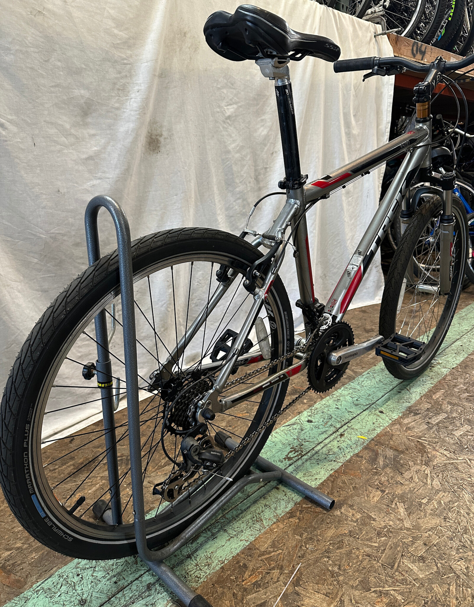 18" Trek 3500 (224G B2U)