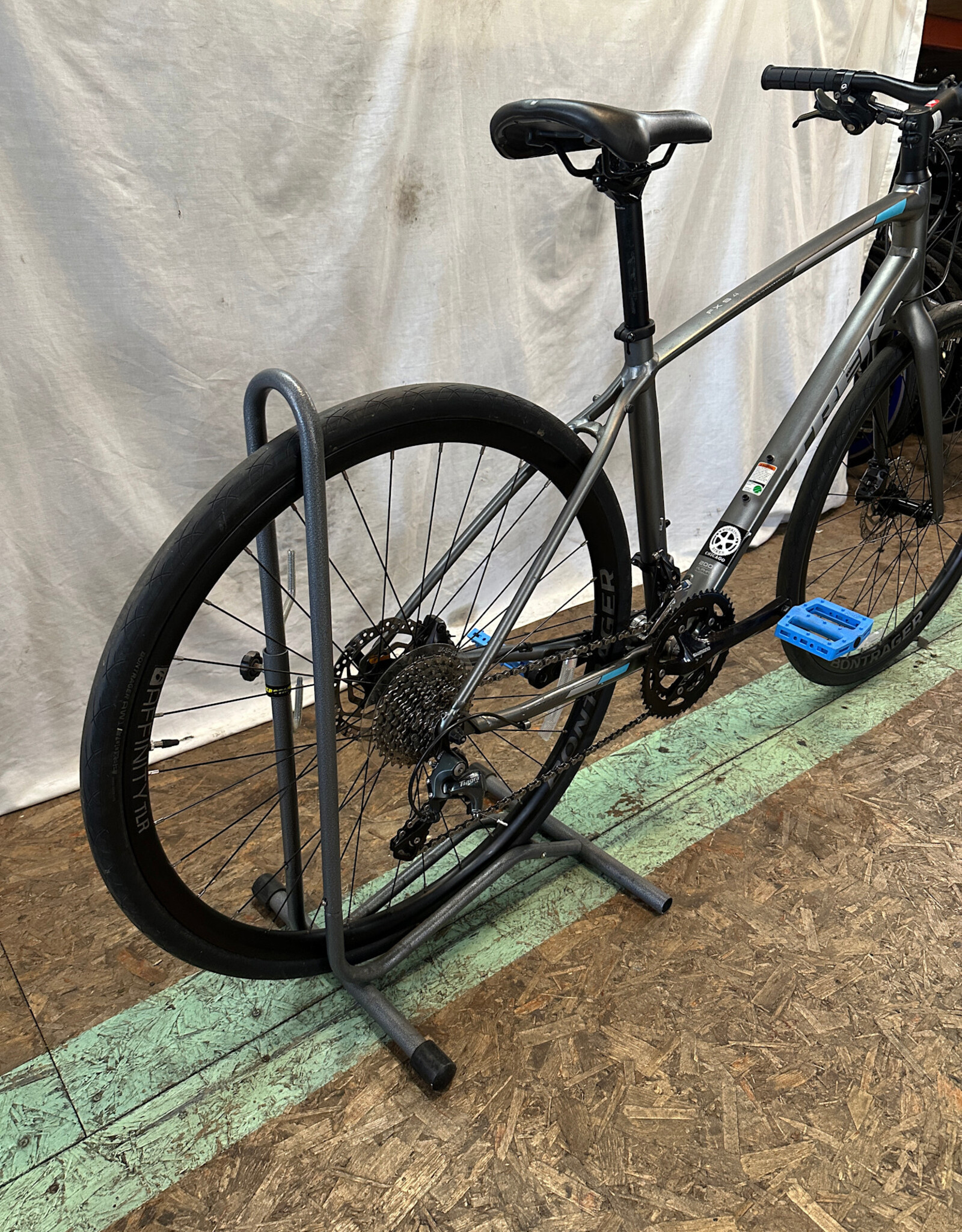 18"  Gray Trek FX S4 (094N B4L)