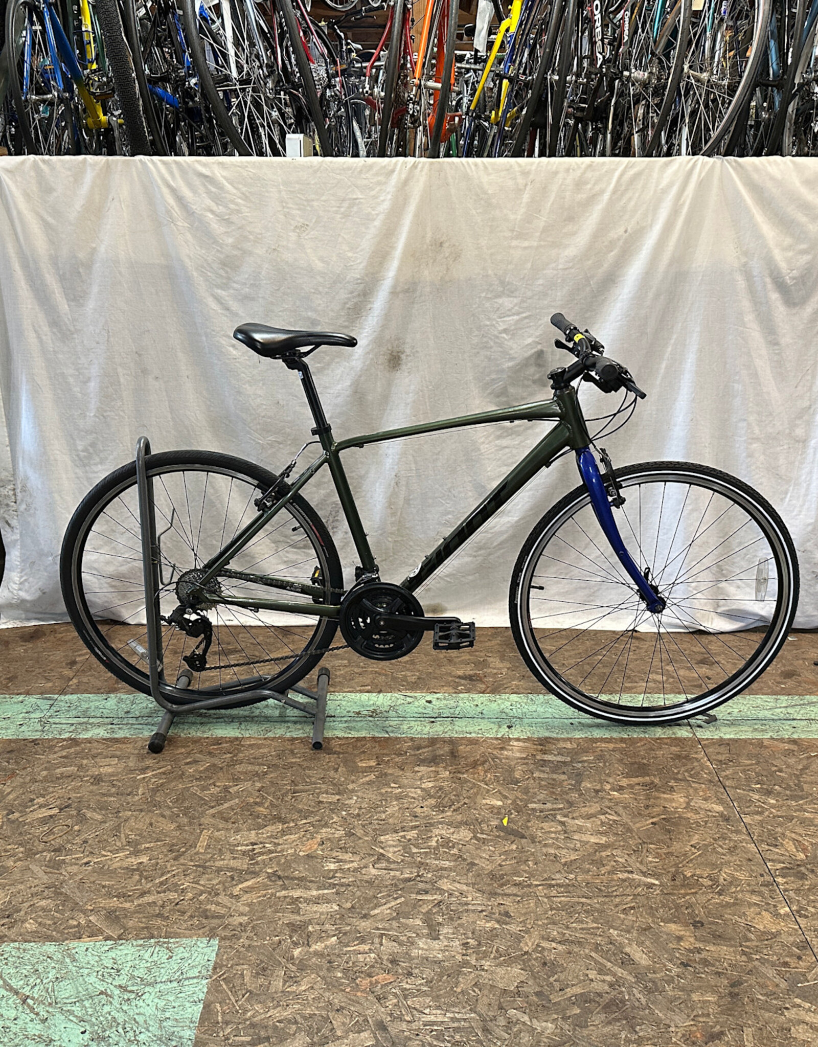 19" Giant Escape (4975 B4L)