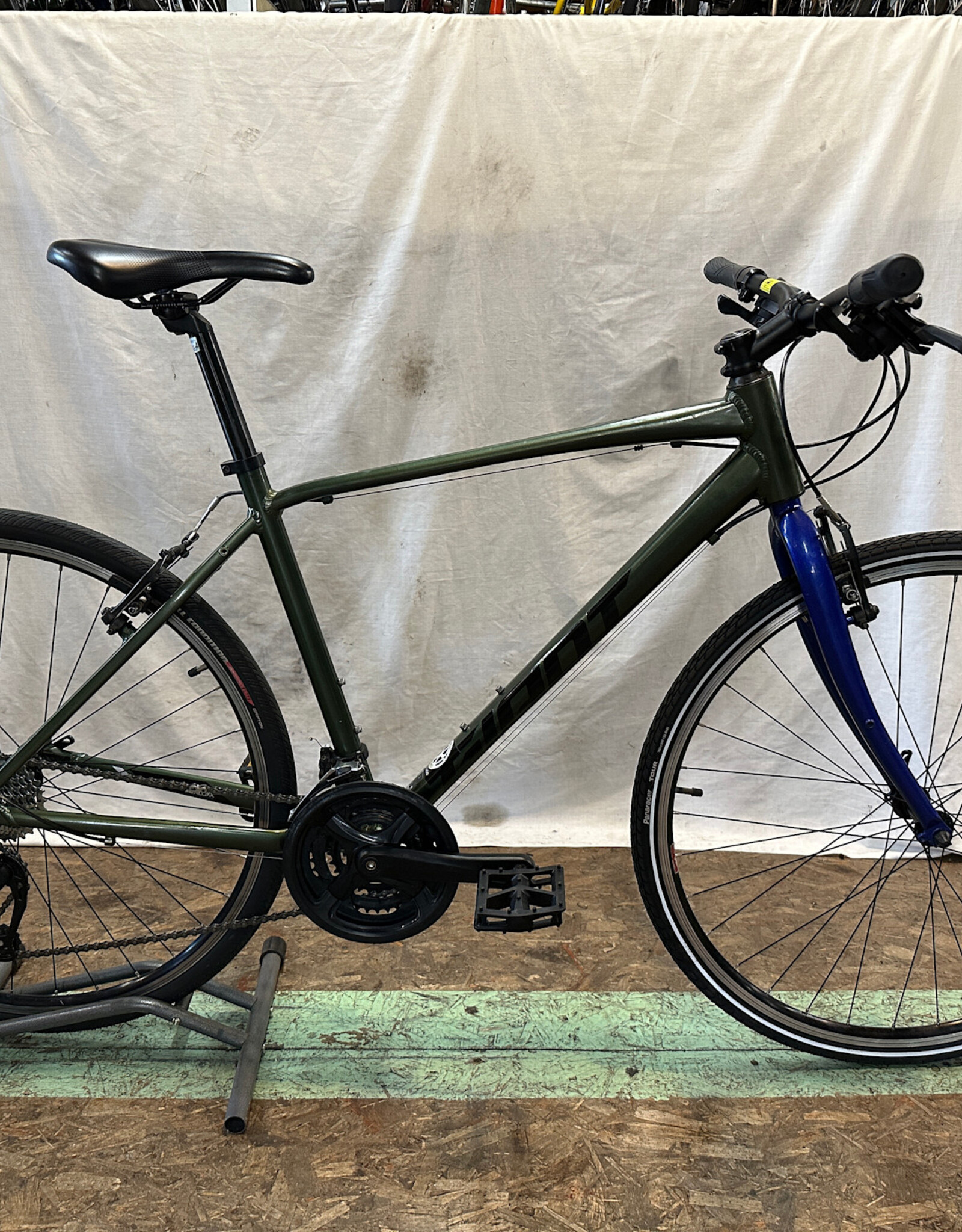 19" Giant Escape (4975 B4L)
