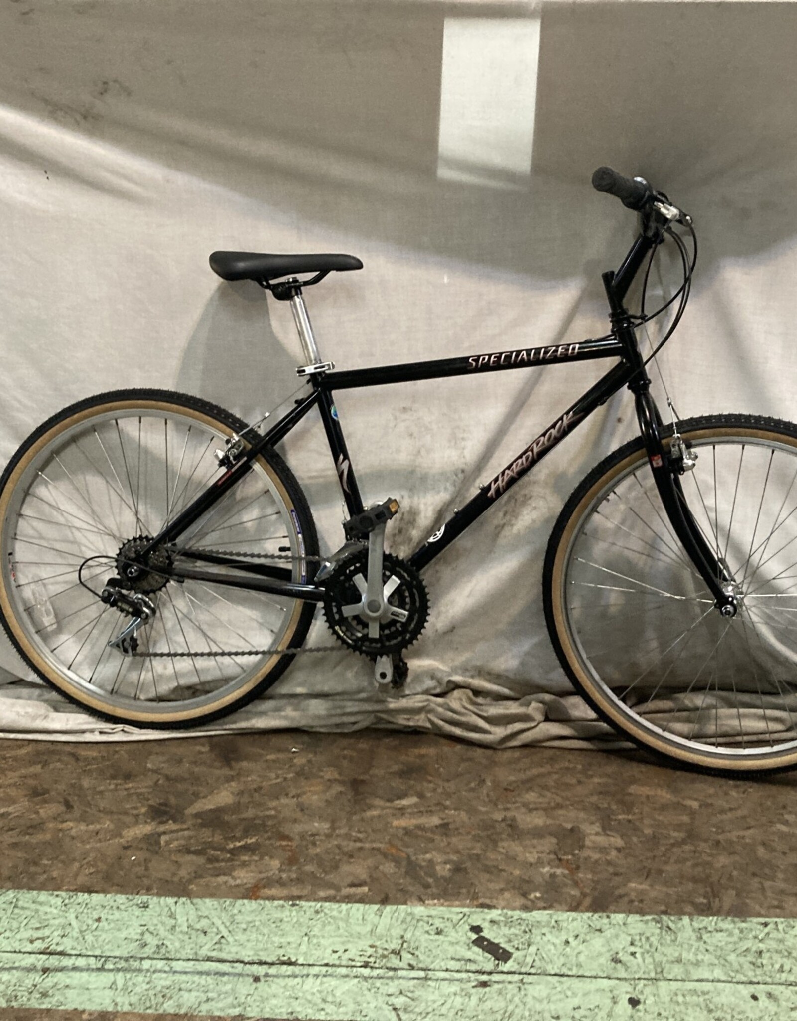 17" Specialized Hardrock (NV9W E2)