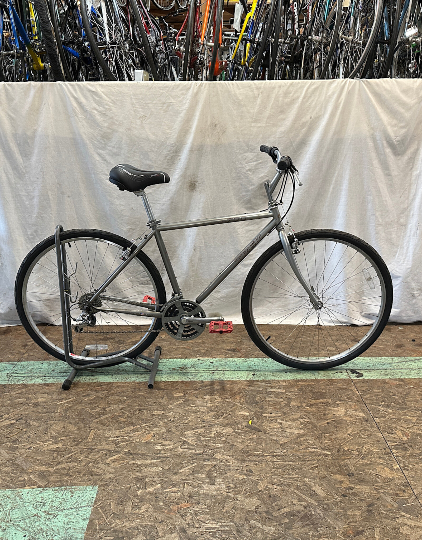 19.5" Trek 700 Multitrack (924P B4L)