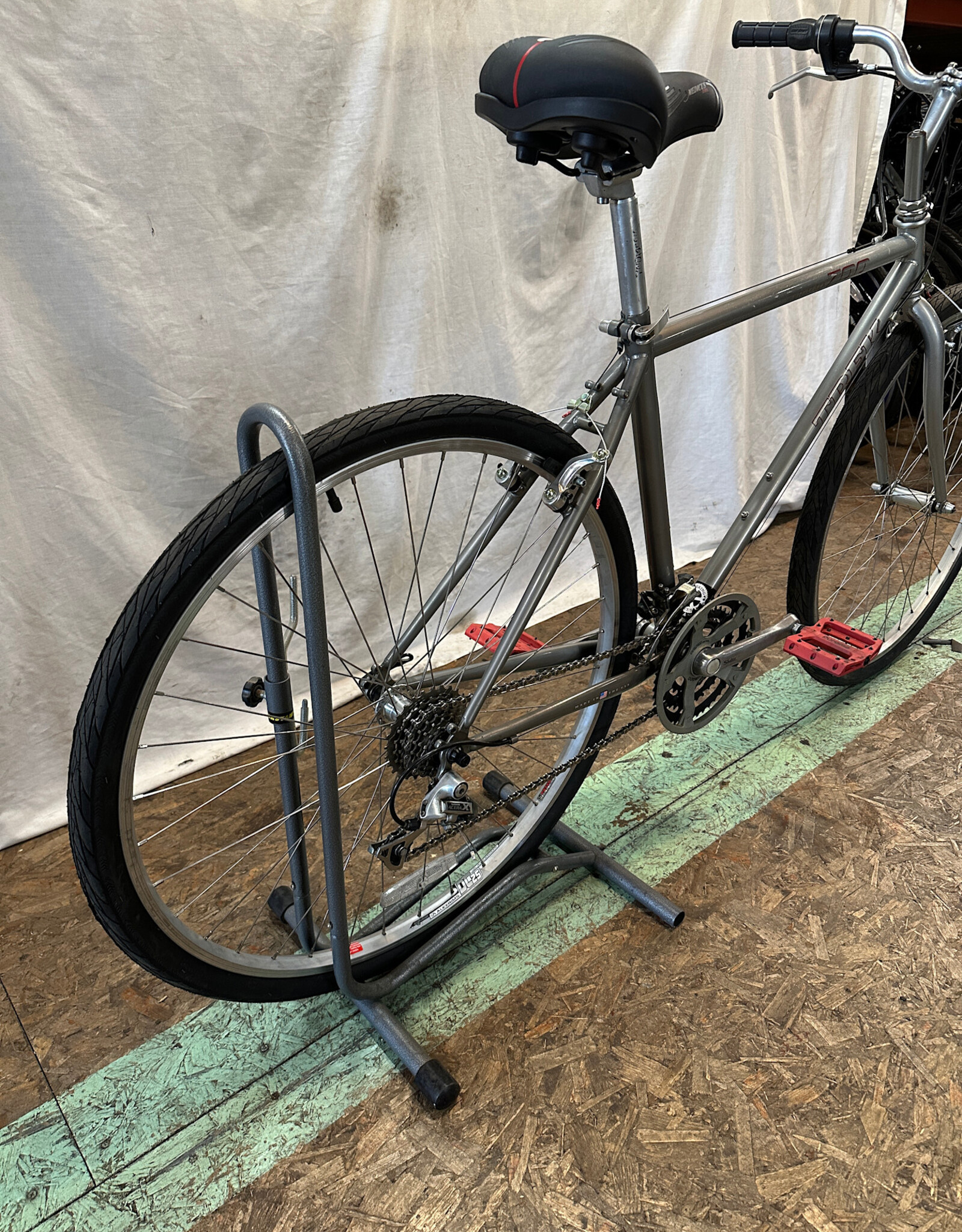19.5" Trek 700 Multitrack (924P B4L)