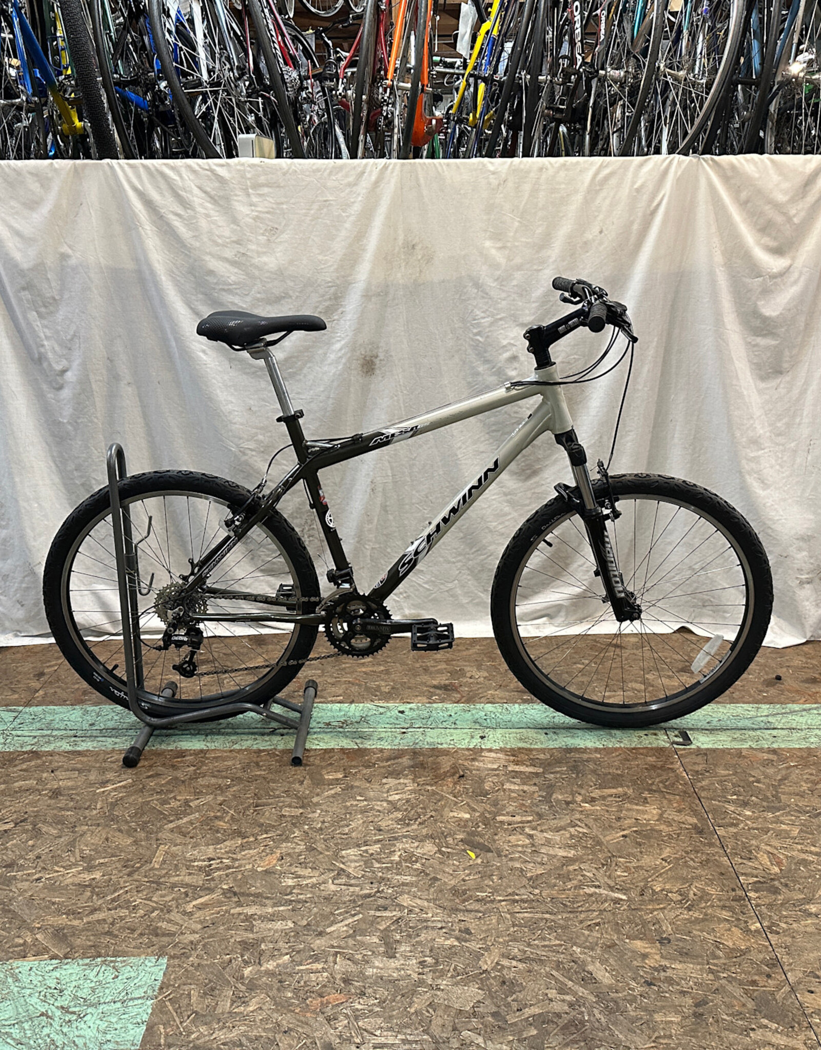 20.5" Schwinn Mesa (2152 G4L)
