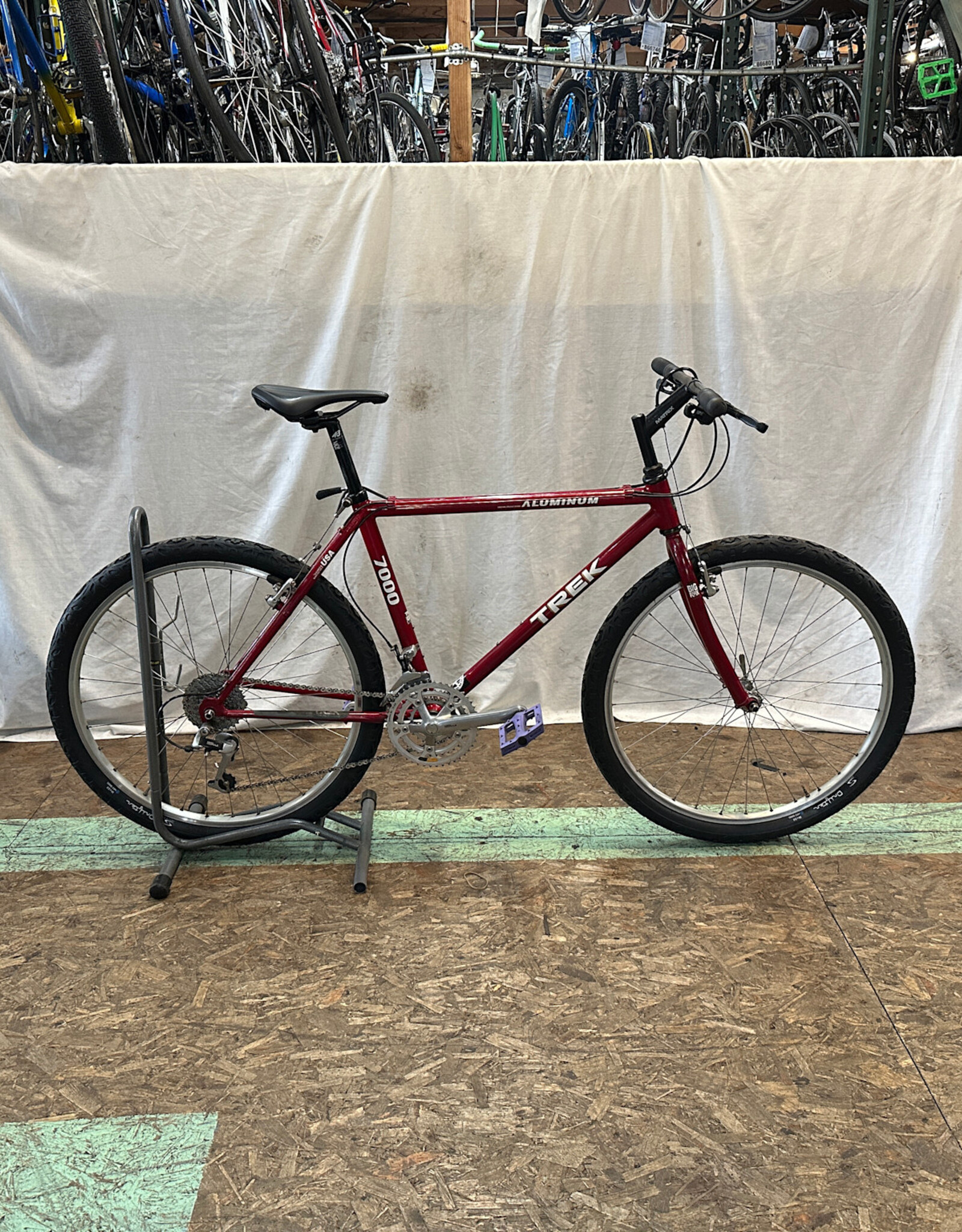 18" Trek 7000 (2302 G4L)