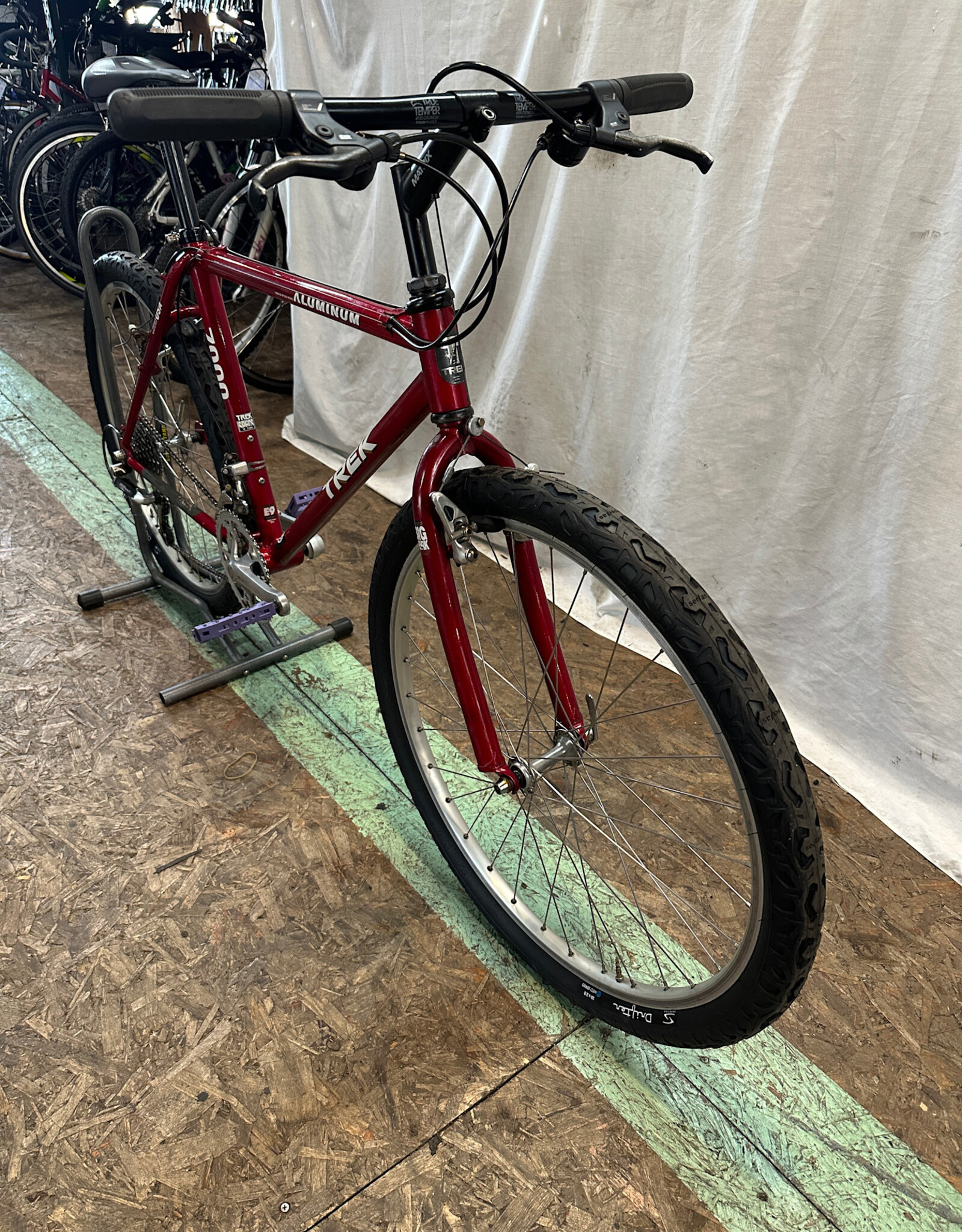 18" Trek 7000 (2302 G4L)