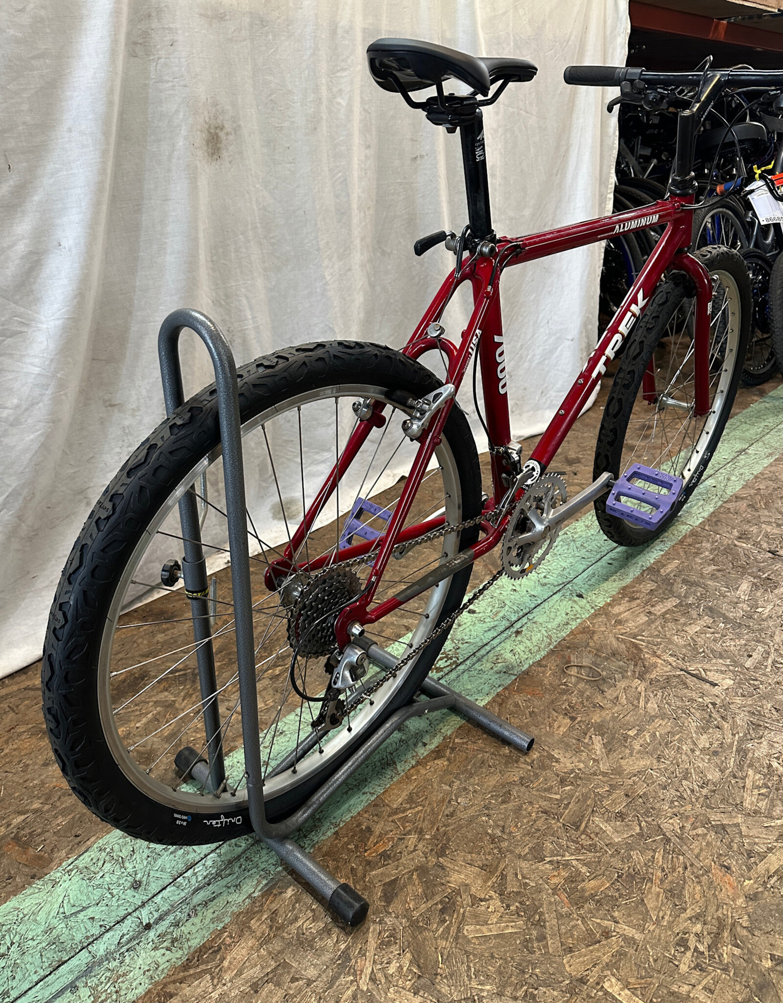 18" Trek 7000 (2302 G4L)