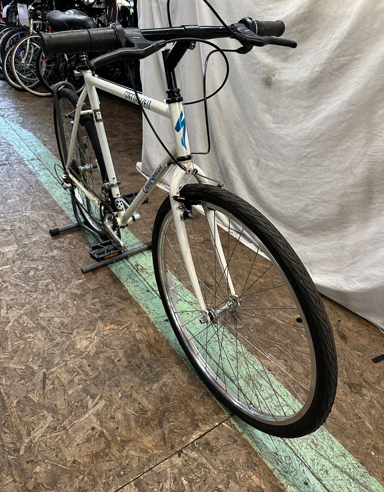 22" Specialized Crossroads Cruz (3255 G4U)