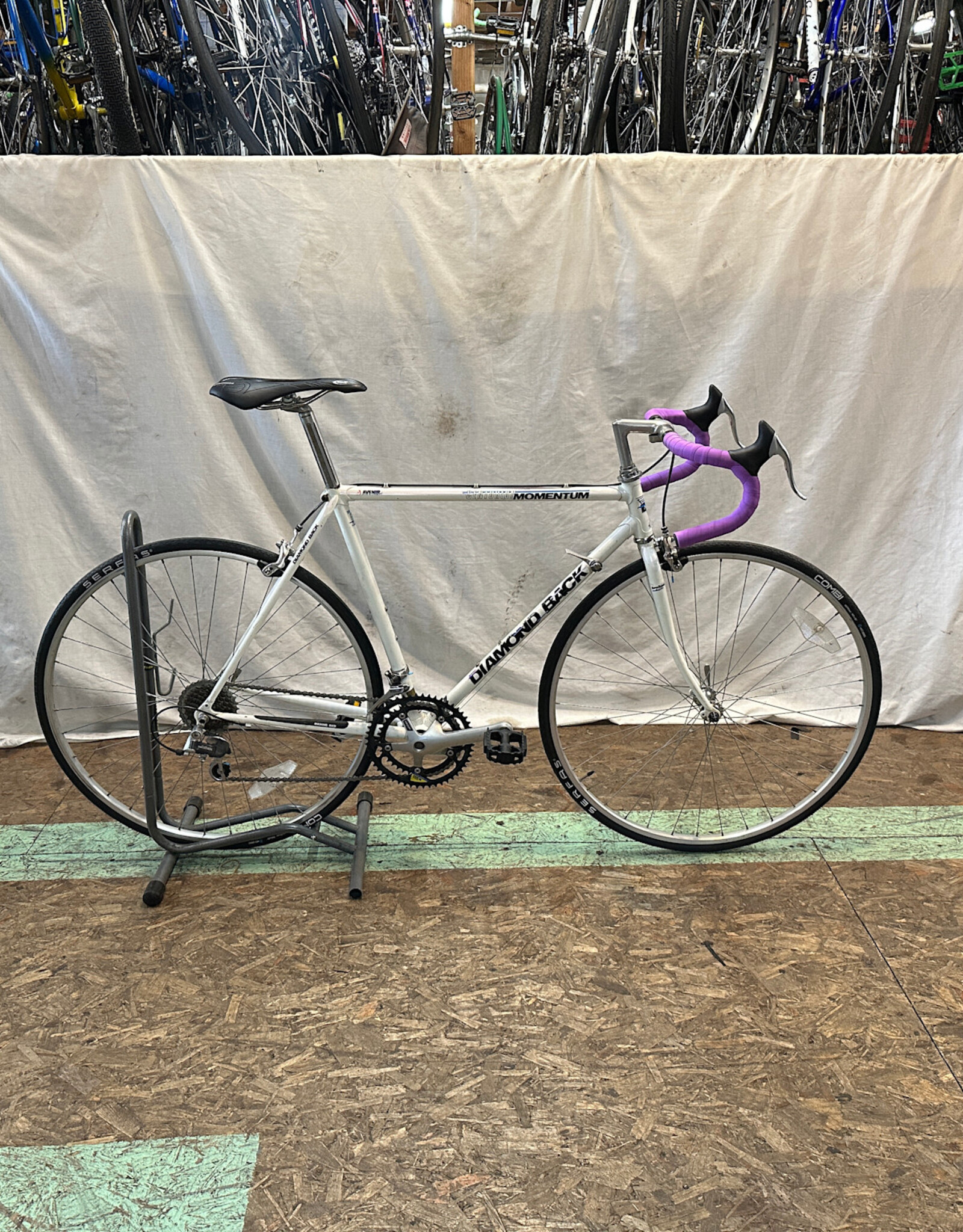 Diamondback 52cm Diamondback Momentum (3129 C1U)