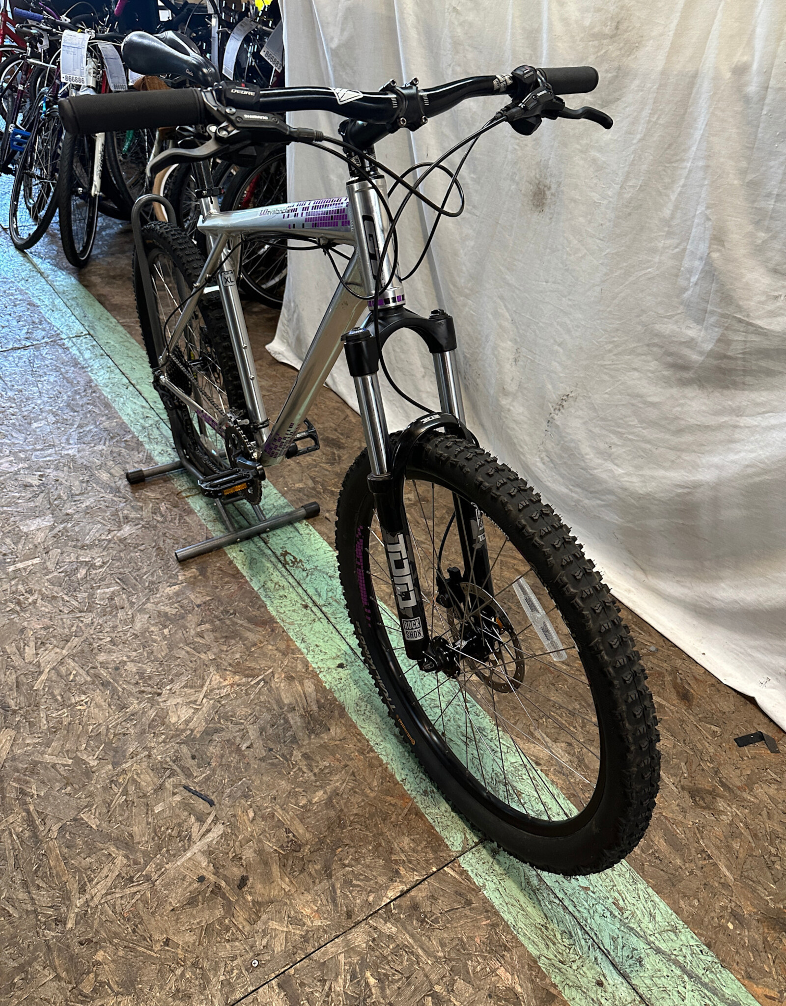 GT 21" GT Avalanche (0Z31 K4U)