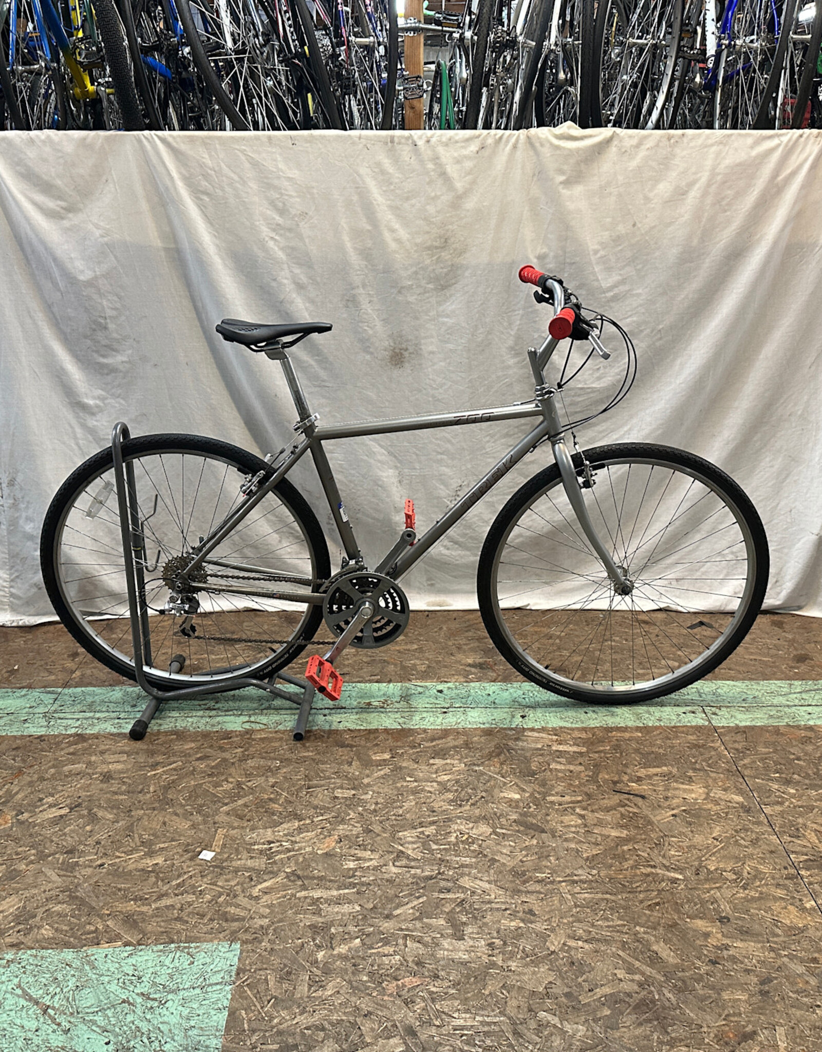 19" Trek 700 Multitrack (44SP K4U)