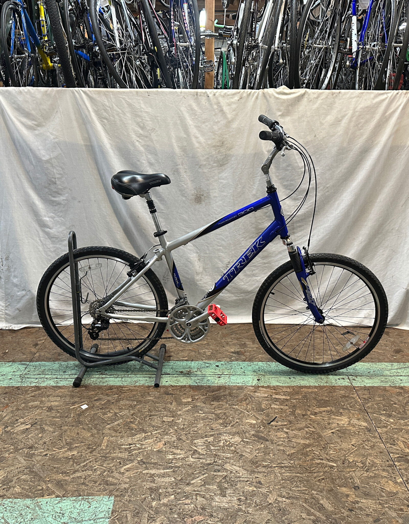 18.5"  Trek Navigator 300 (1380 K4L)