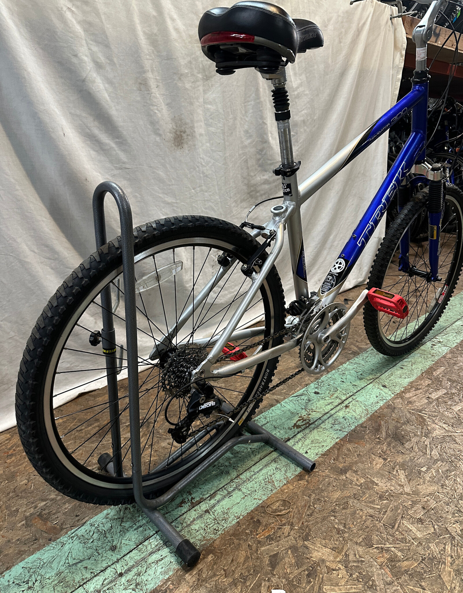 18.5"  Trek Navigator 300 (1380 K4L)