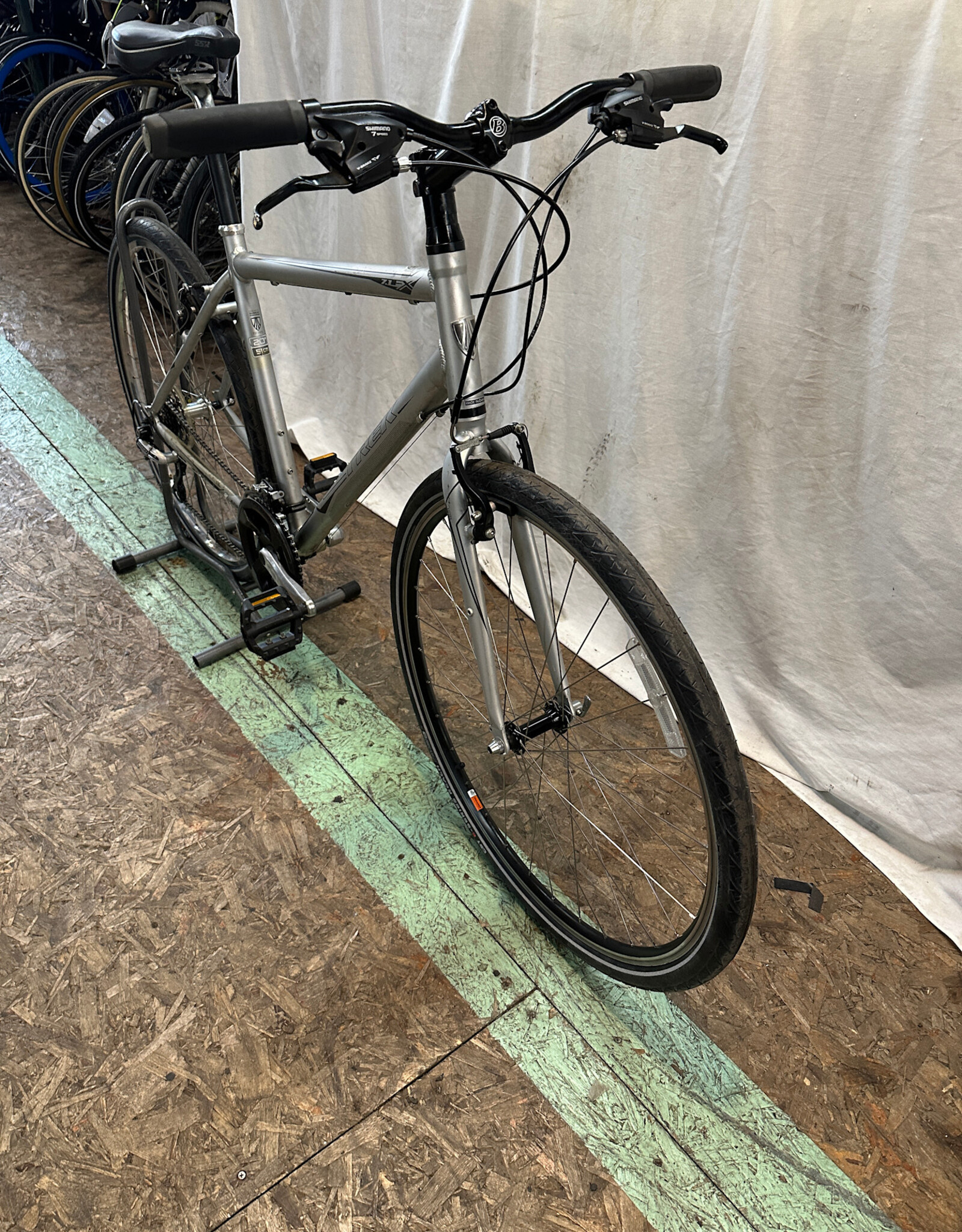 20in Trek FX 7.1 (444F A1L)