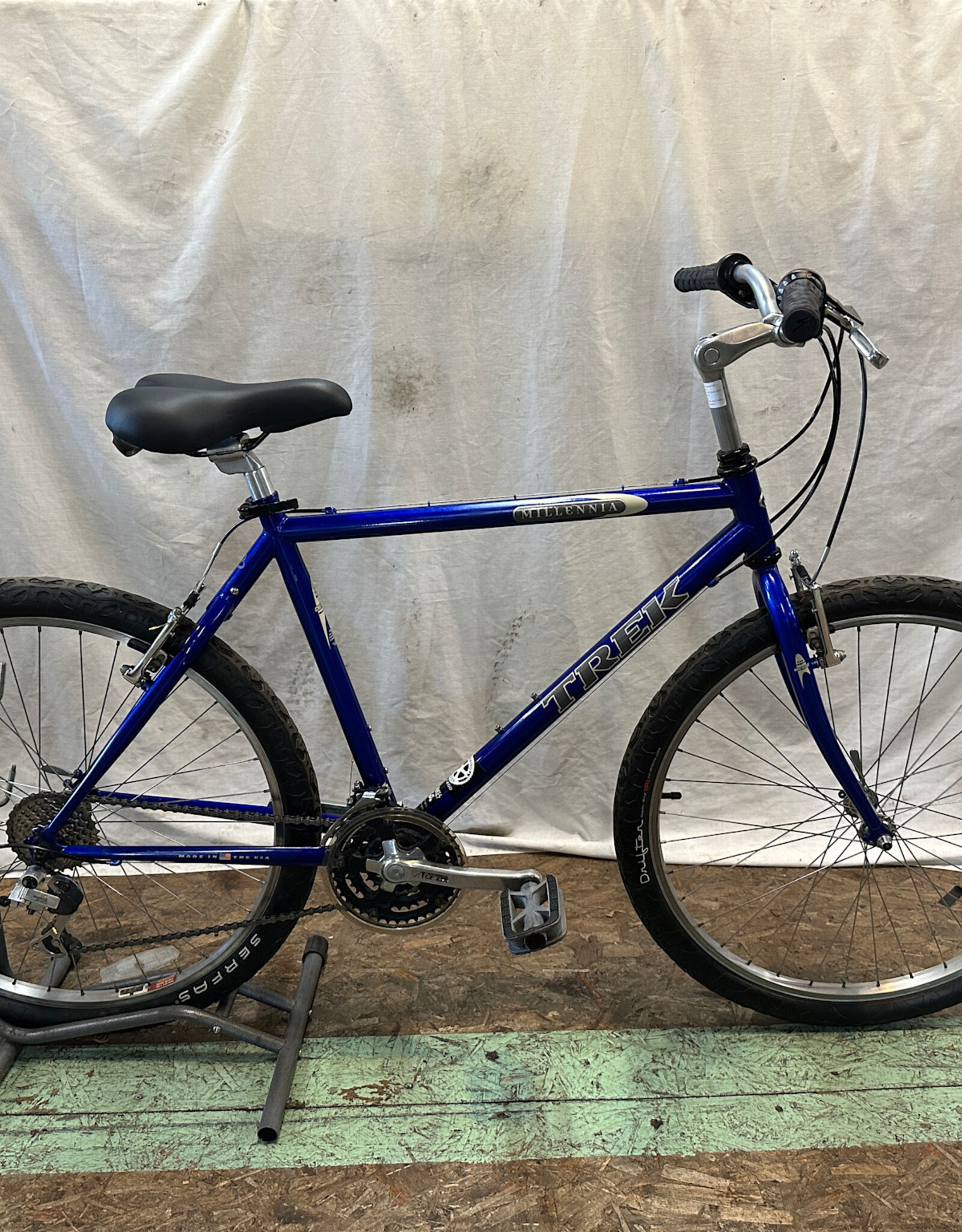 19" Trek Millennia (8680 G2L)