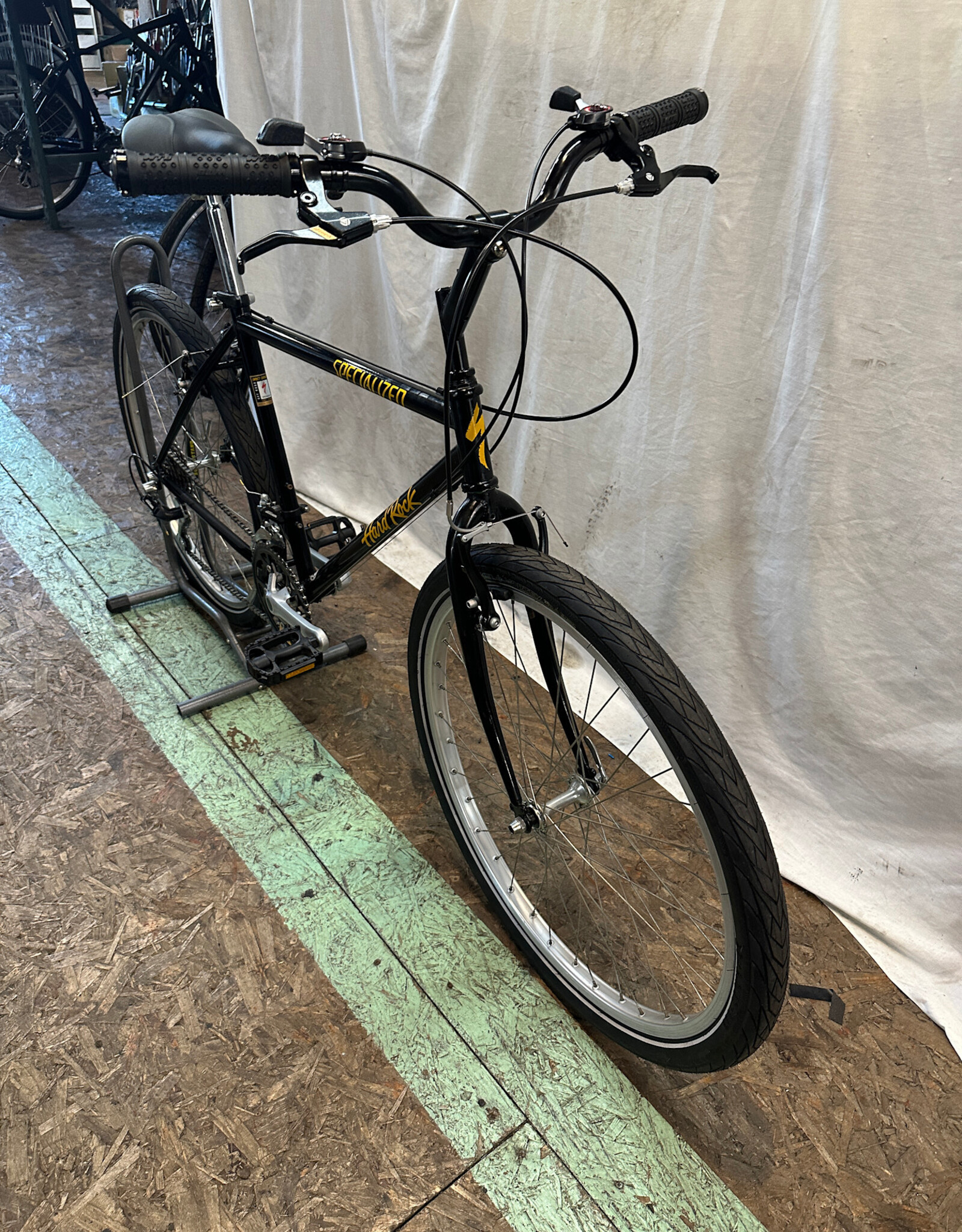 18" Specialized Hardrock (8998 A2U)