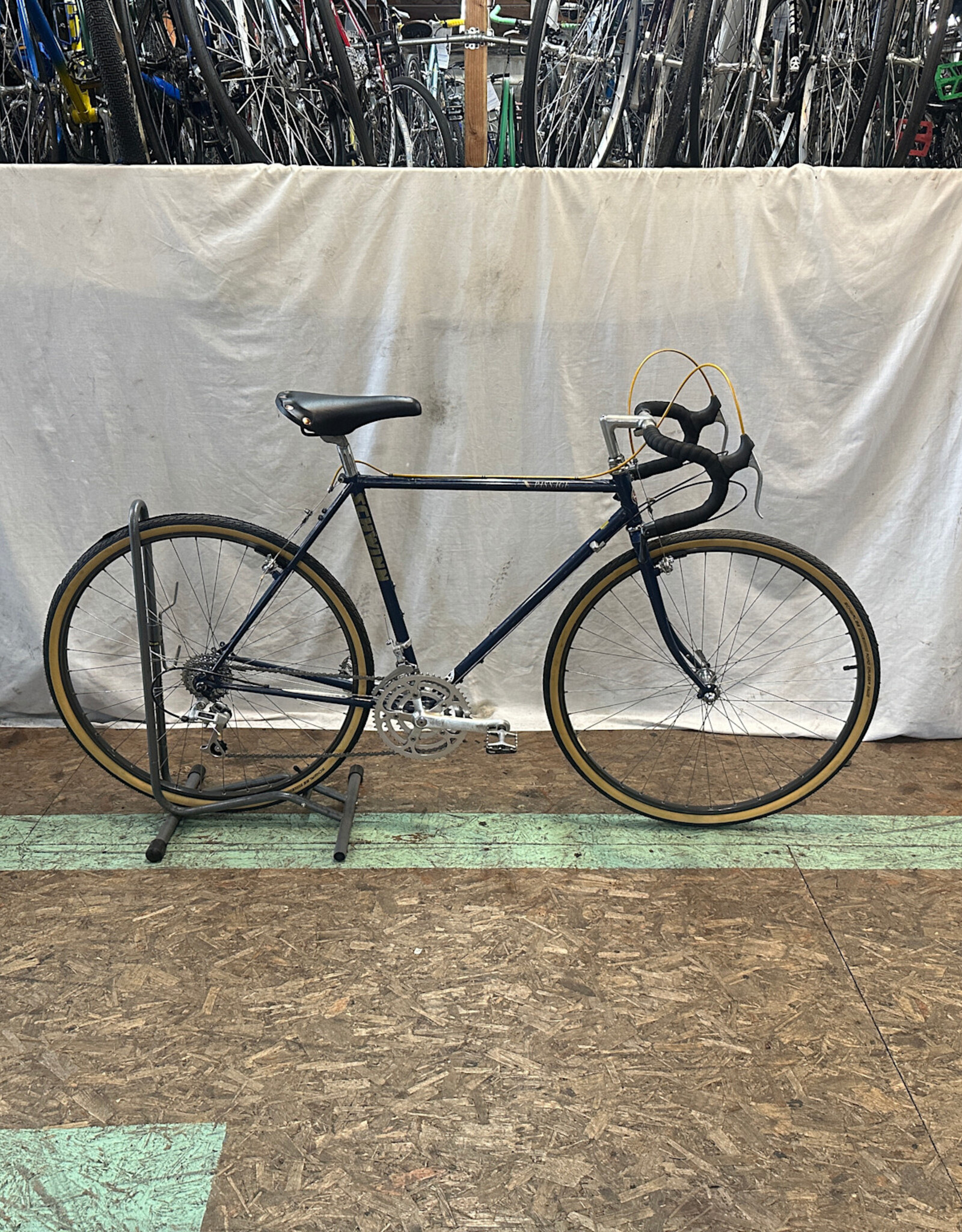 52cm Schwinn Passage (2983 H3U)