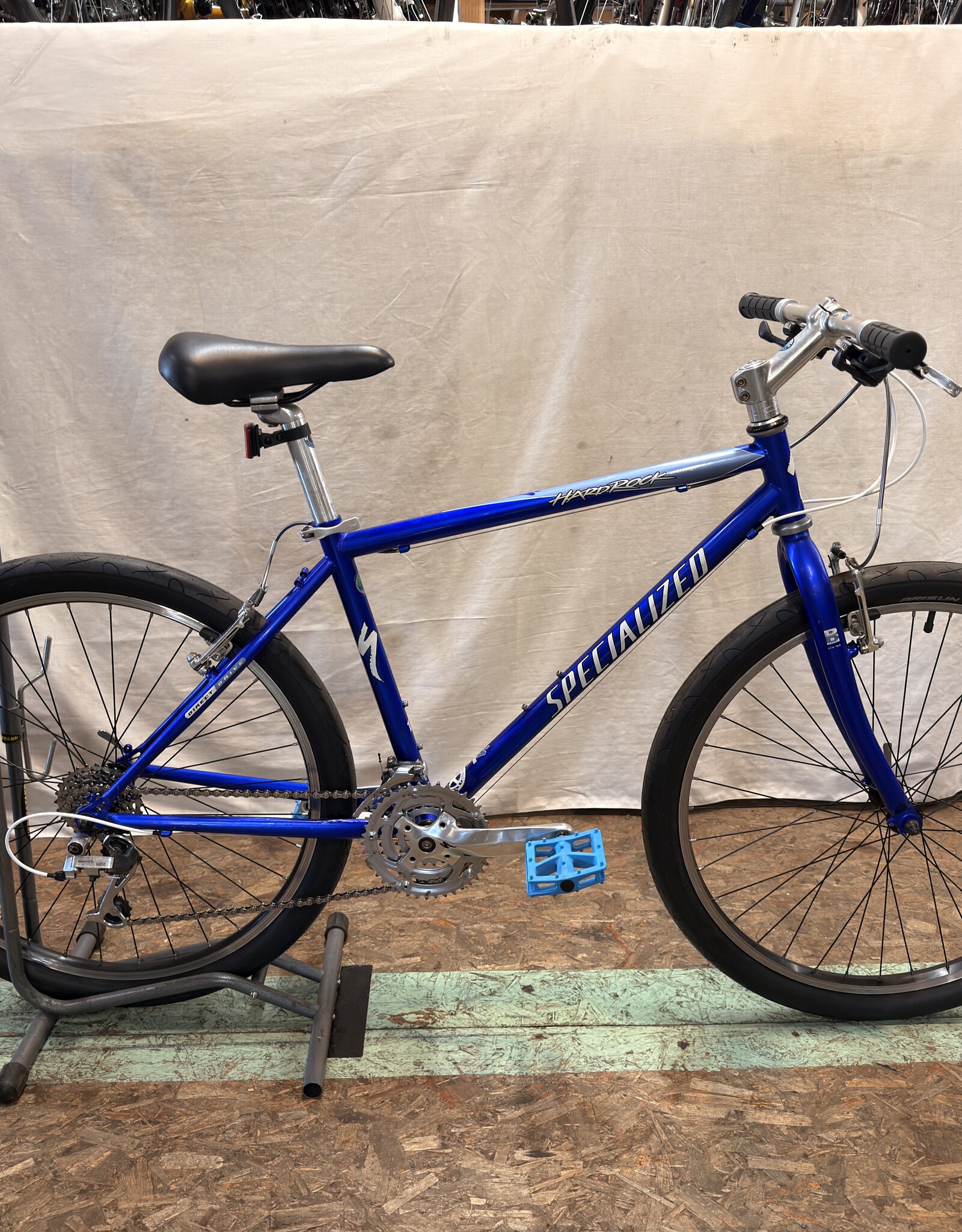 17" Specialized Hardrock Comp (9692 C4U)