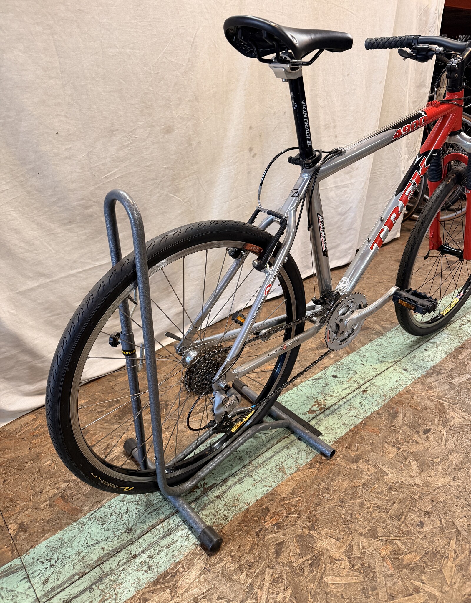 18"  Trek 4900 (304T) C4U