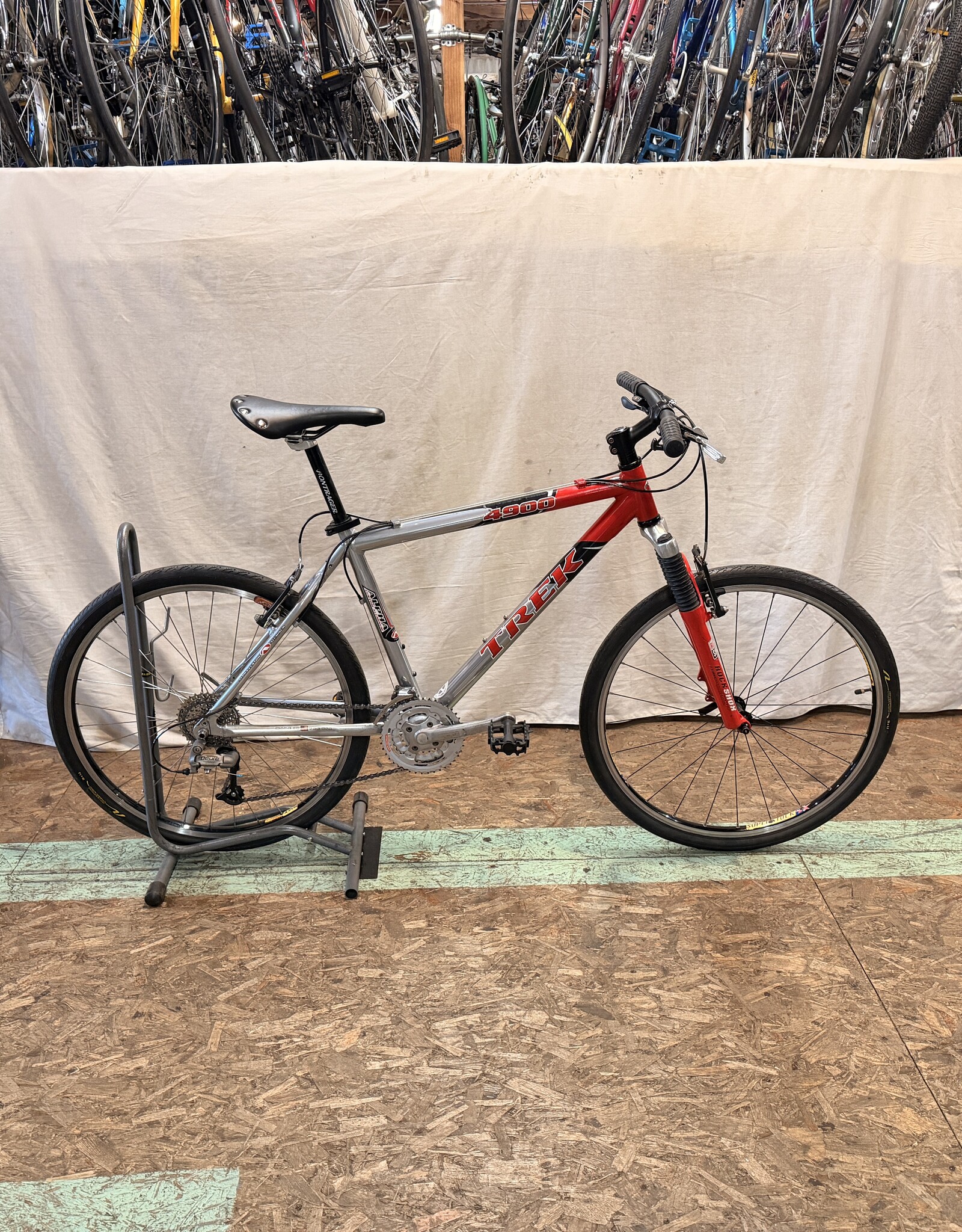 18"  Trek 4900 (304T) C4U