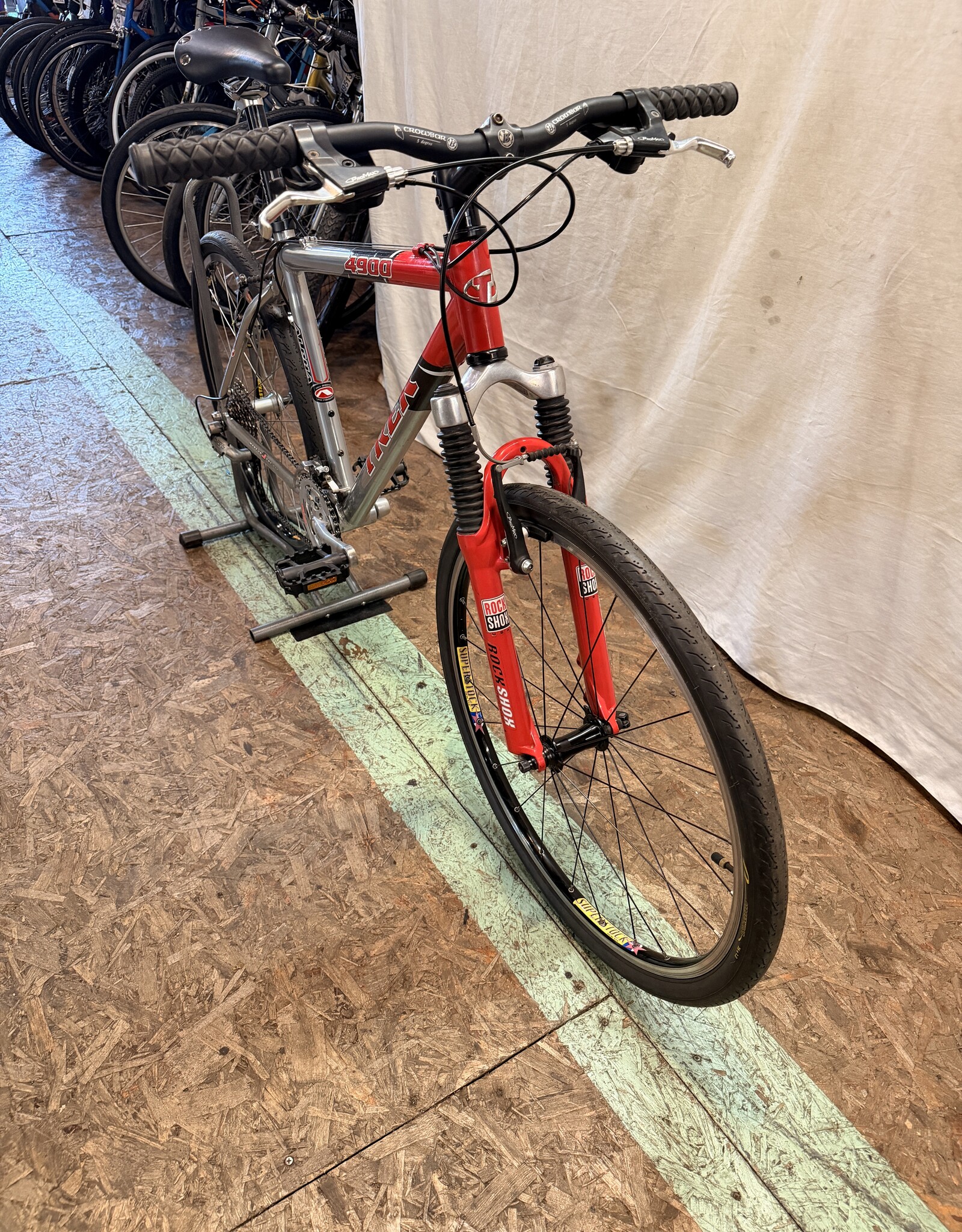 18"  Trek 4900 (304T) C4U