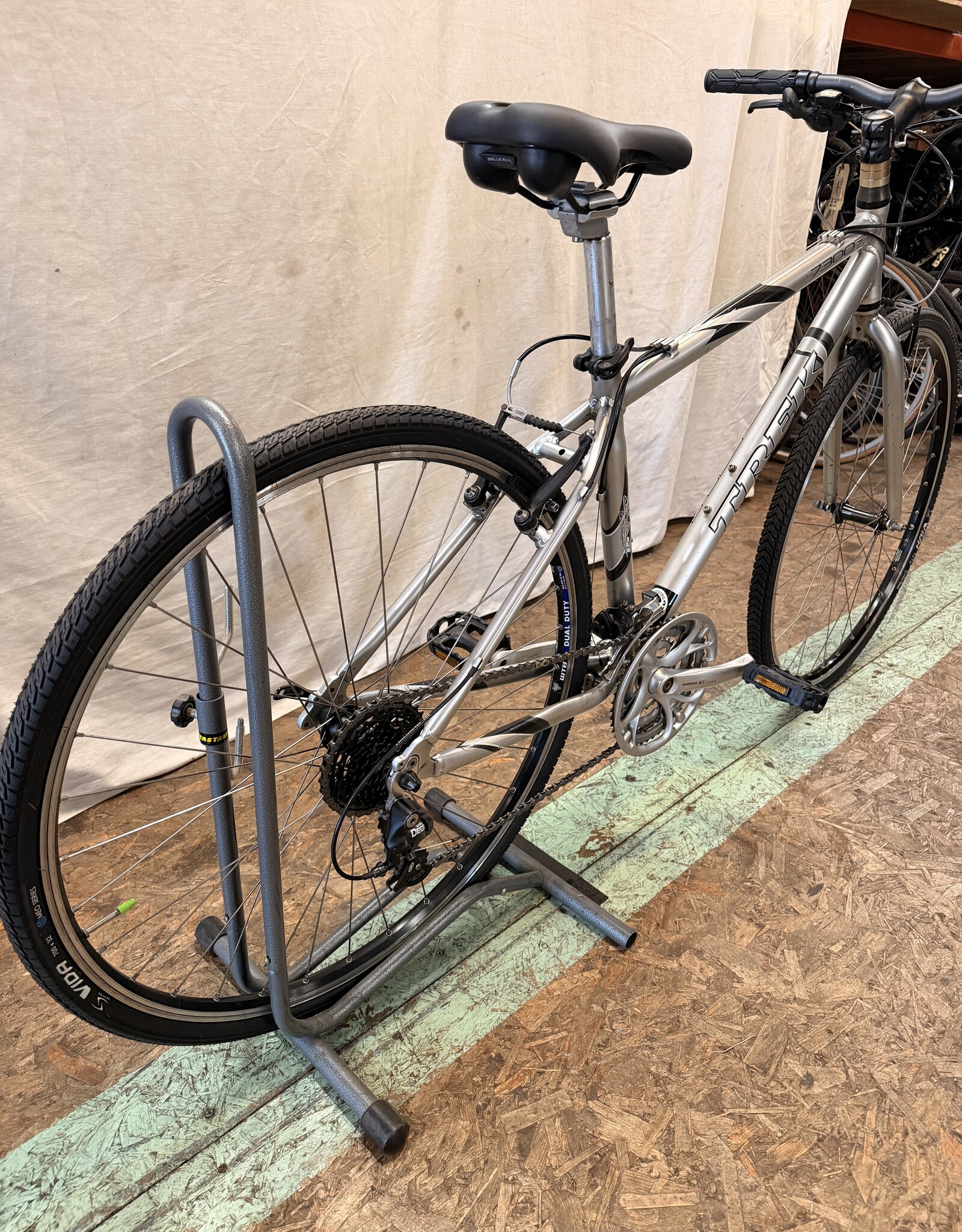 17.5"Trek 7300 FX (L498) C4U