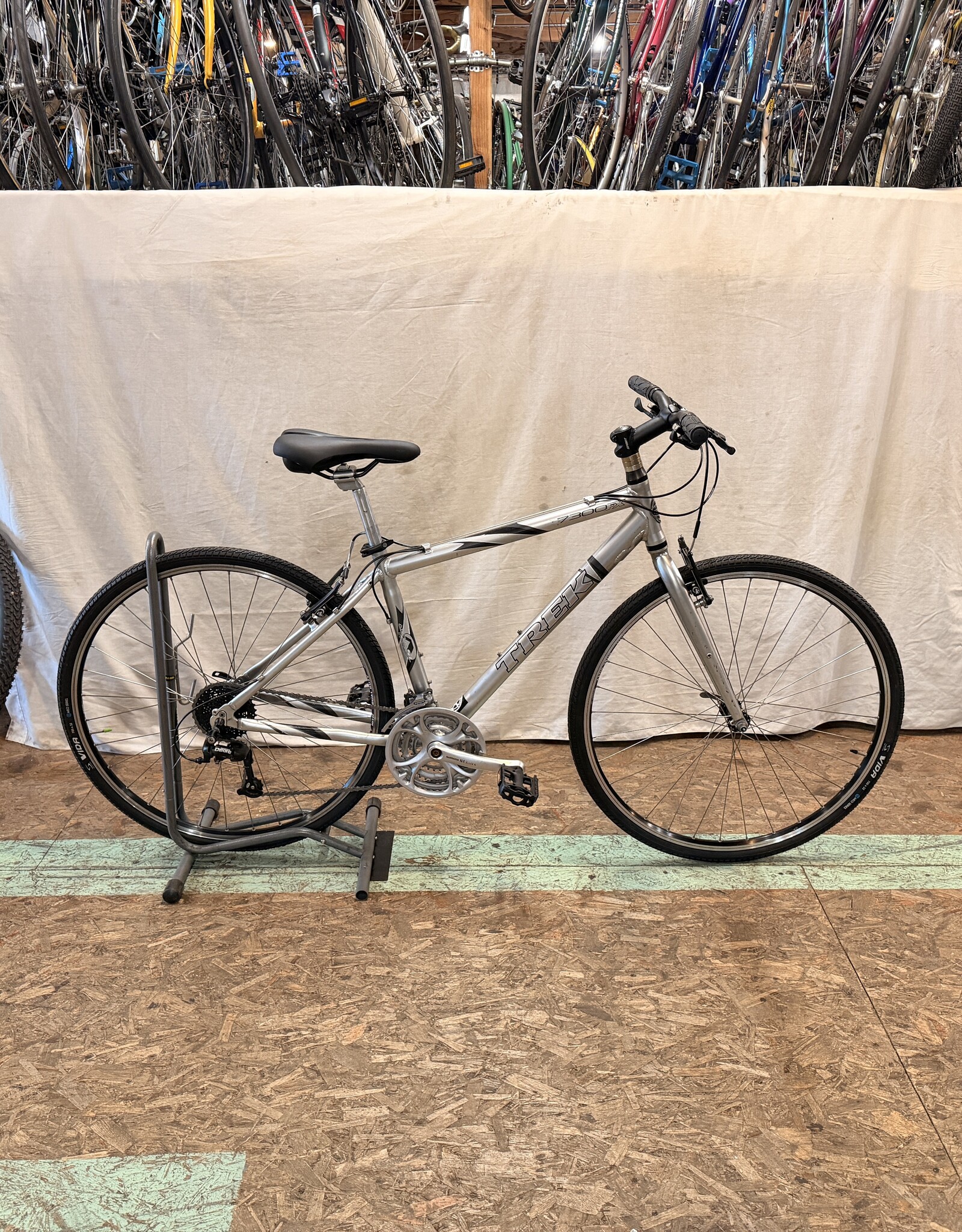 17.5"Trek 7300 FX (L498) C4U