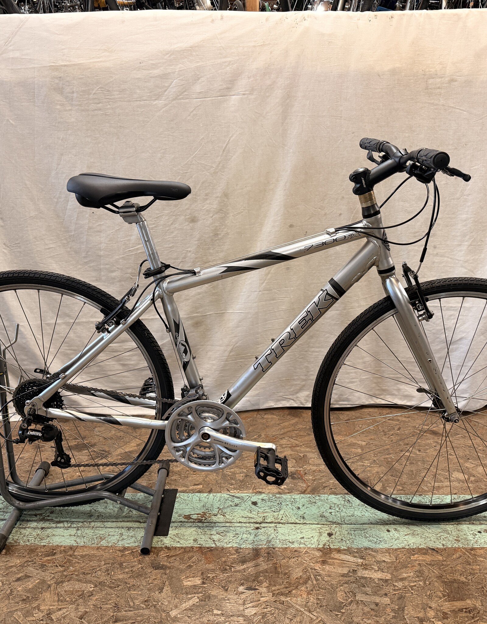 17.5"Trek 7300 FX (L498) C4U