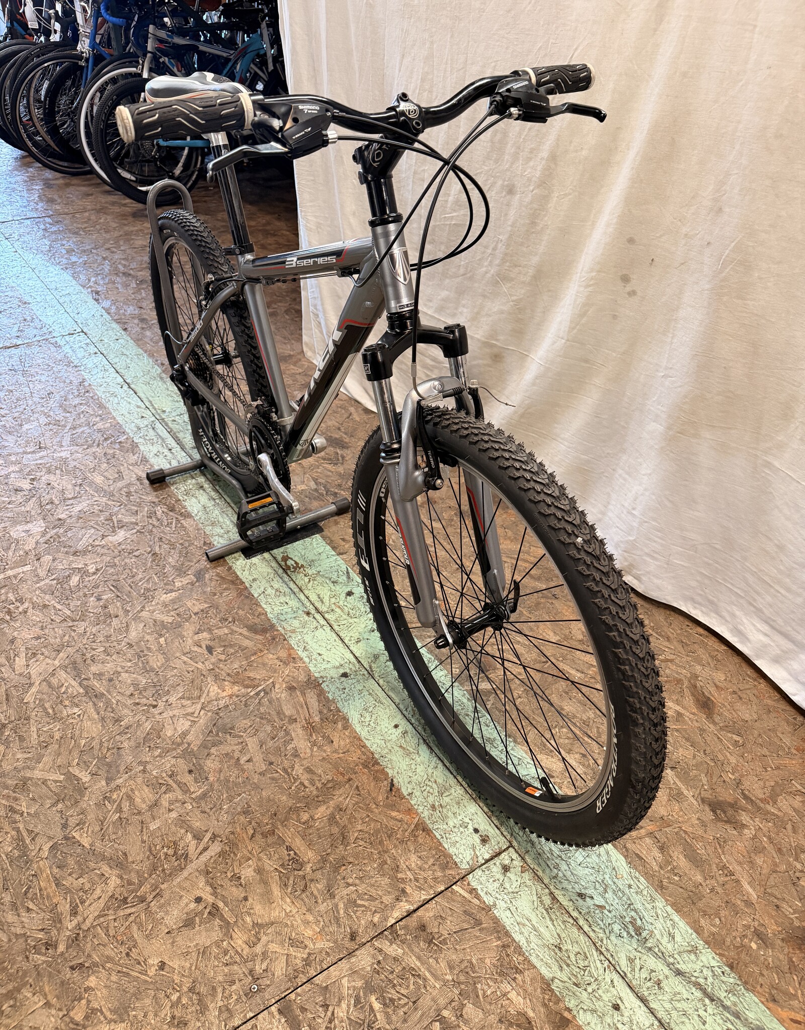 16in Trek 3500 (545F) C4U